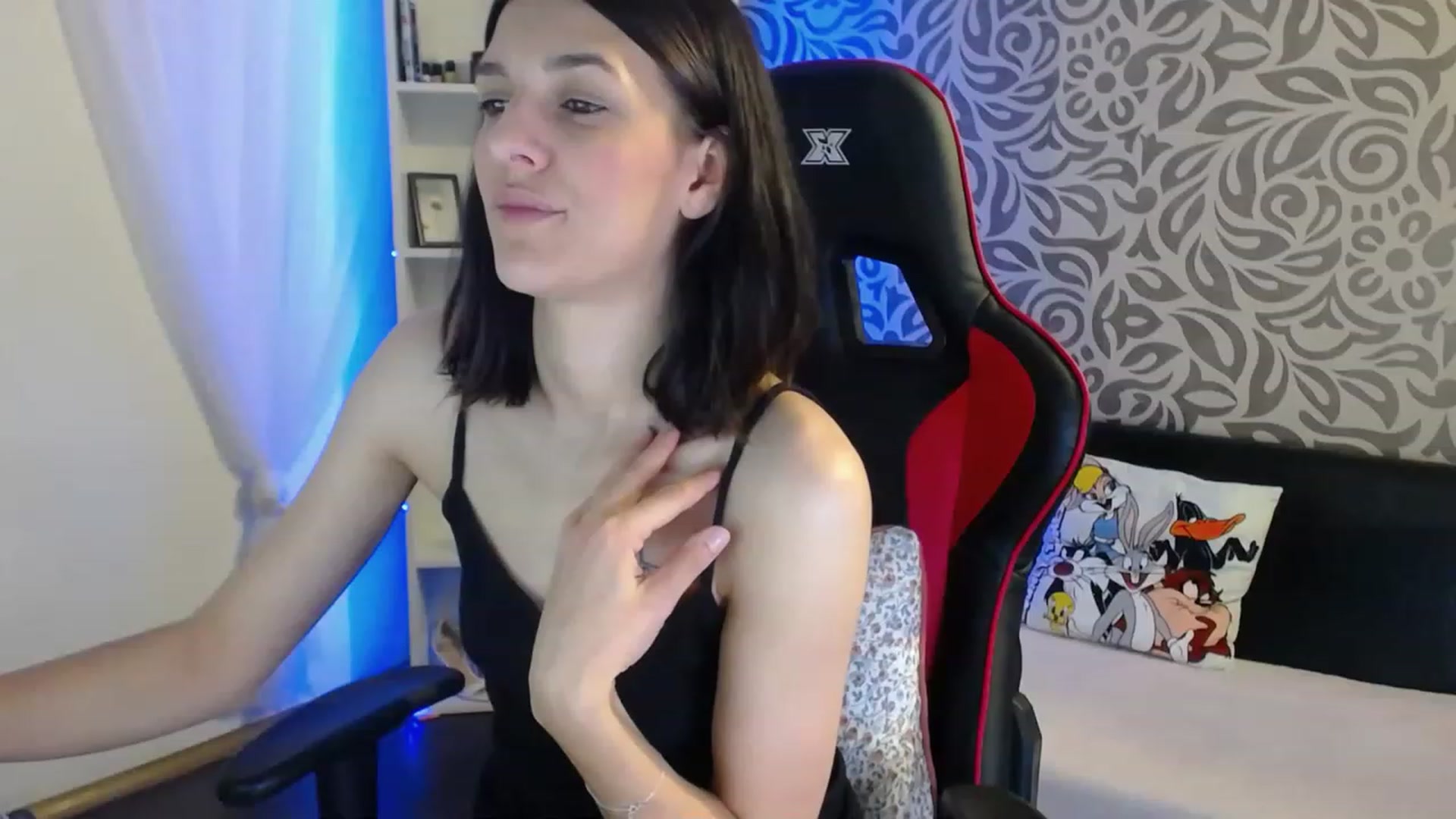 Gallery image thumbnail from AnyaLuv777's myfreecams stream on, 01/31/2023, 21:15 image 14 of 20