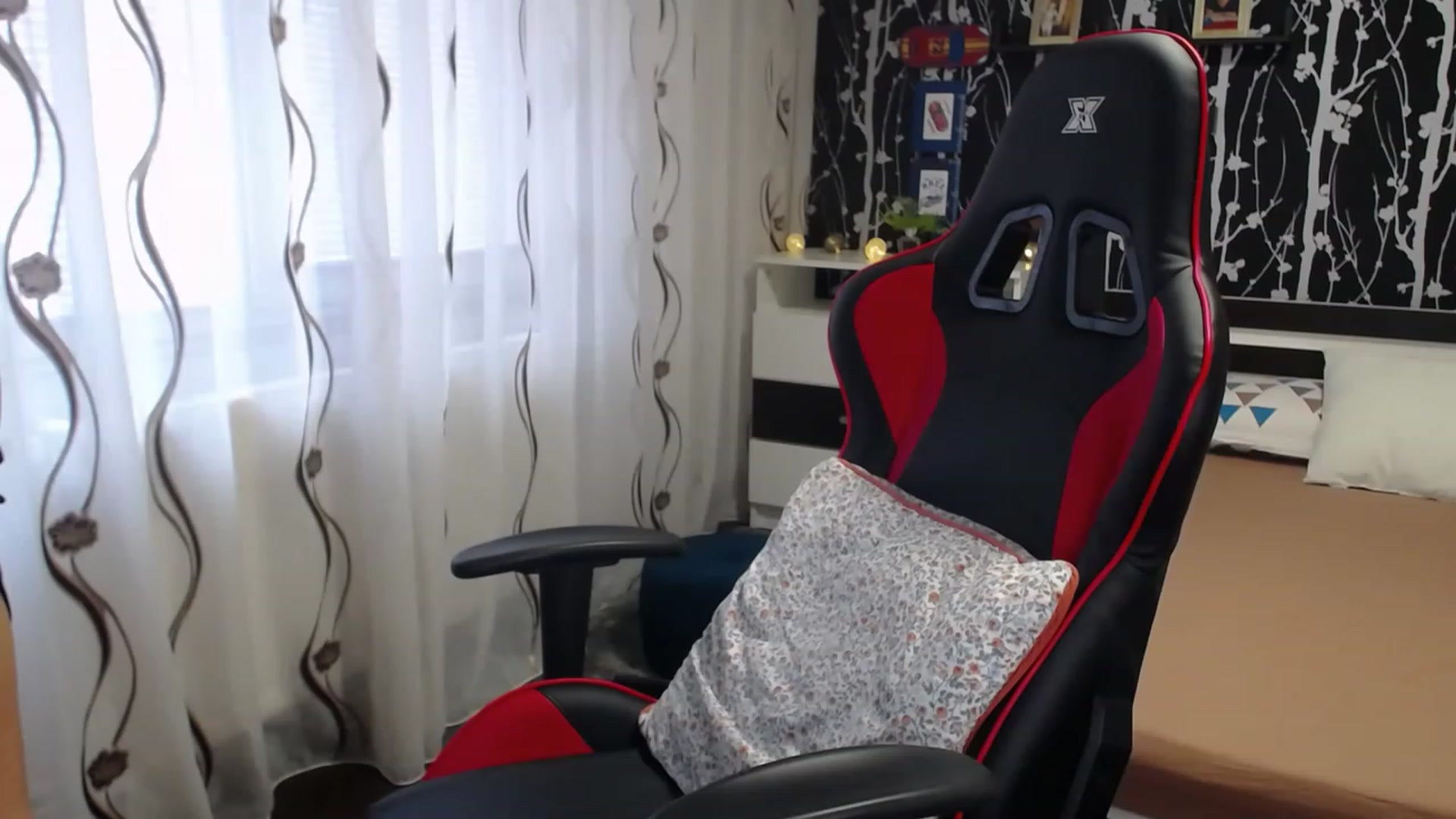 Gallery image thumbnail from AnyaLuv777's myfreecams stream on, 02/25/2023, 11:55 image 3 of 20