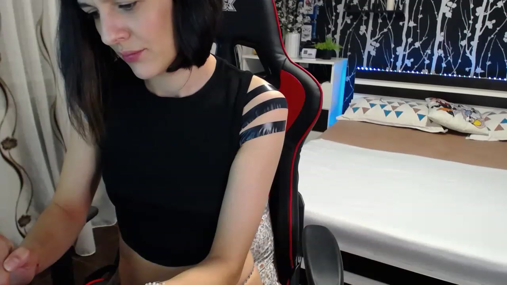 Gallery image thumbnail from AnyaLuv777's myfreecams stream on, 03/11/2023, 22:54 image 18 of 20