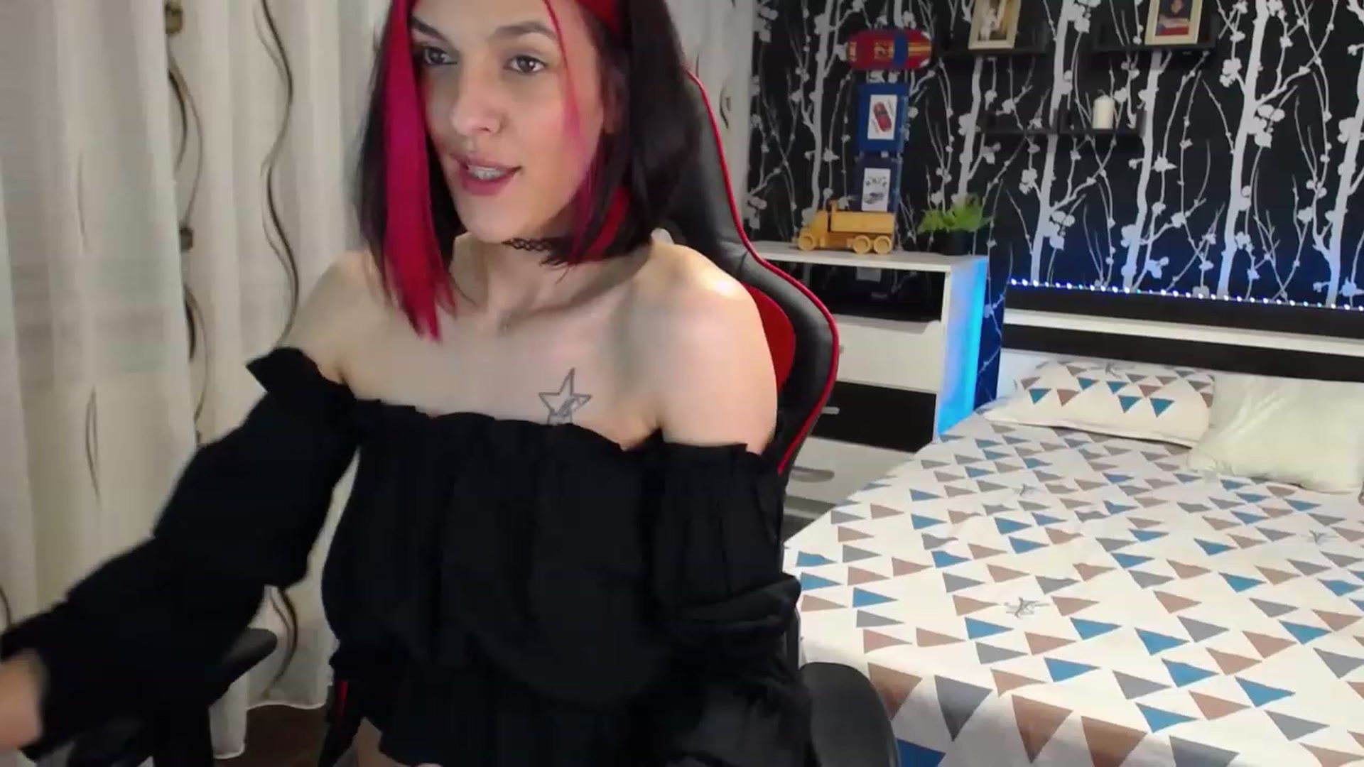 Gallery image thumbnail from AnyaLuv777's myfreecams stream on, 03/25/2023, 21:33 image 6 of 20