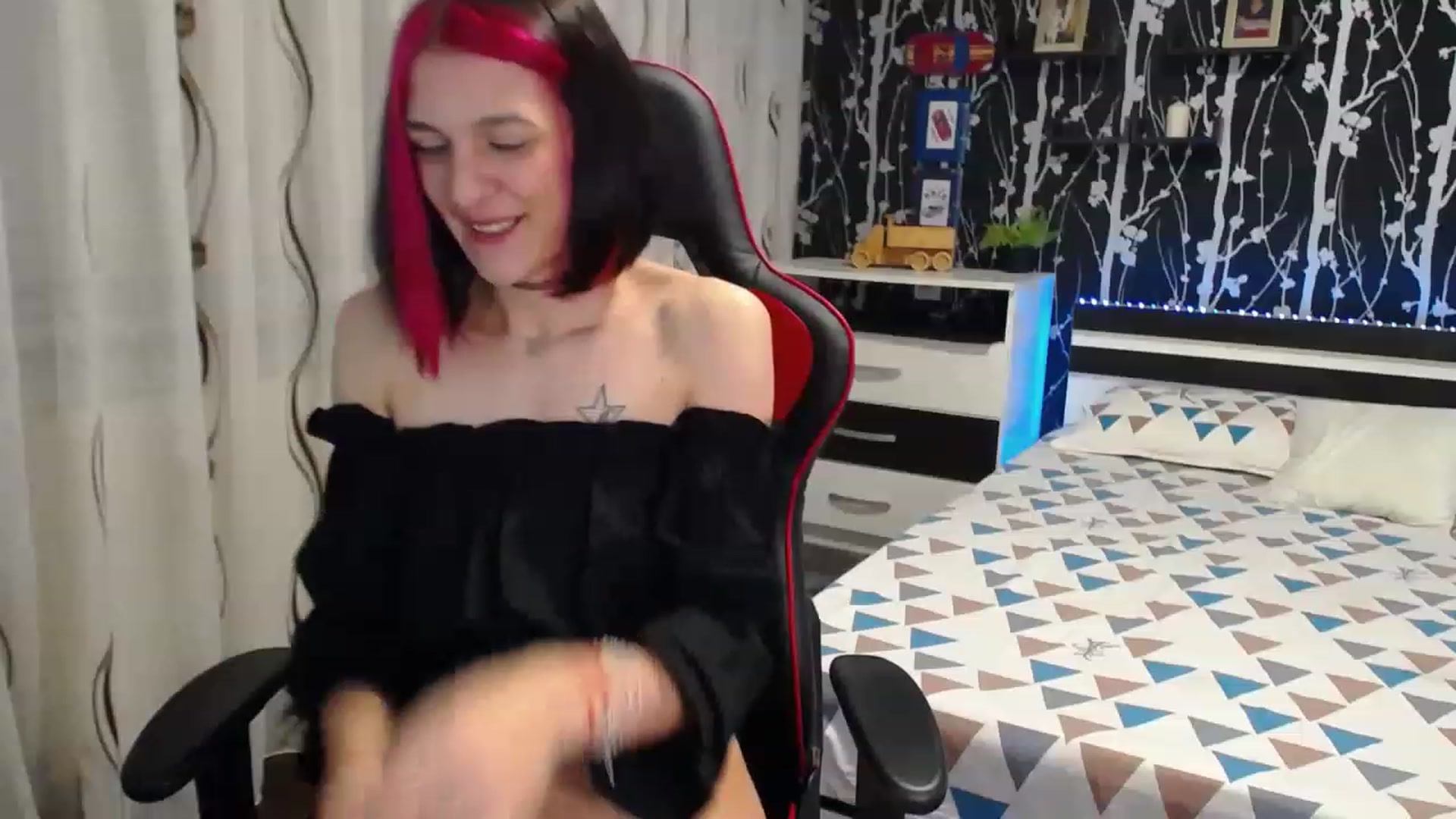 Gallery image thumbnail from AnyaLuv777's myfreecams stream on, 03/25/2023, 21:33 image 7 of 20