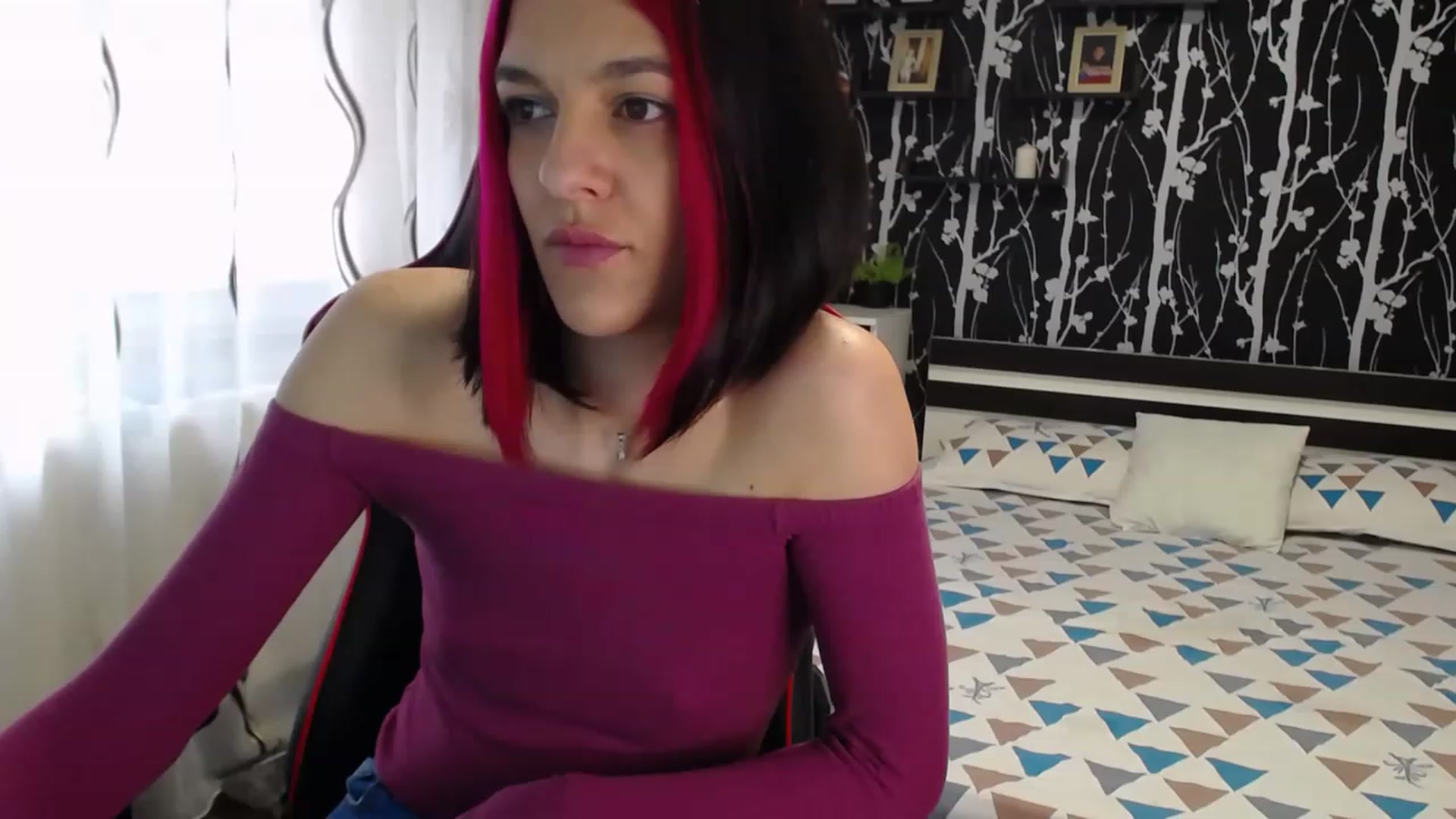 Gallery image thumbnail from AnyaLuv777's myfreecams stream on, 03/28/2023, 10:36 image 10 of 20