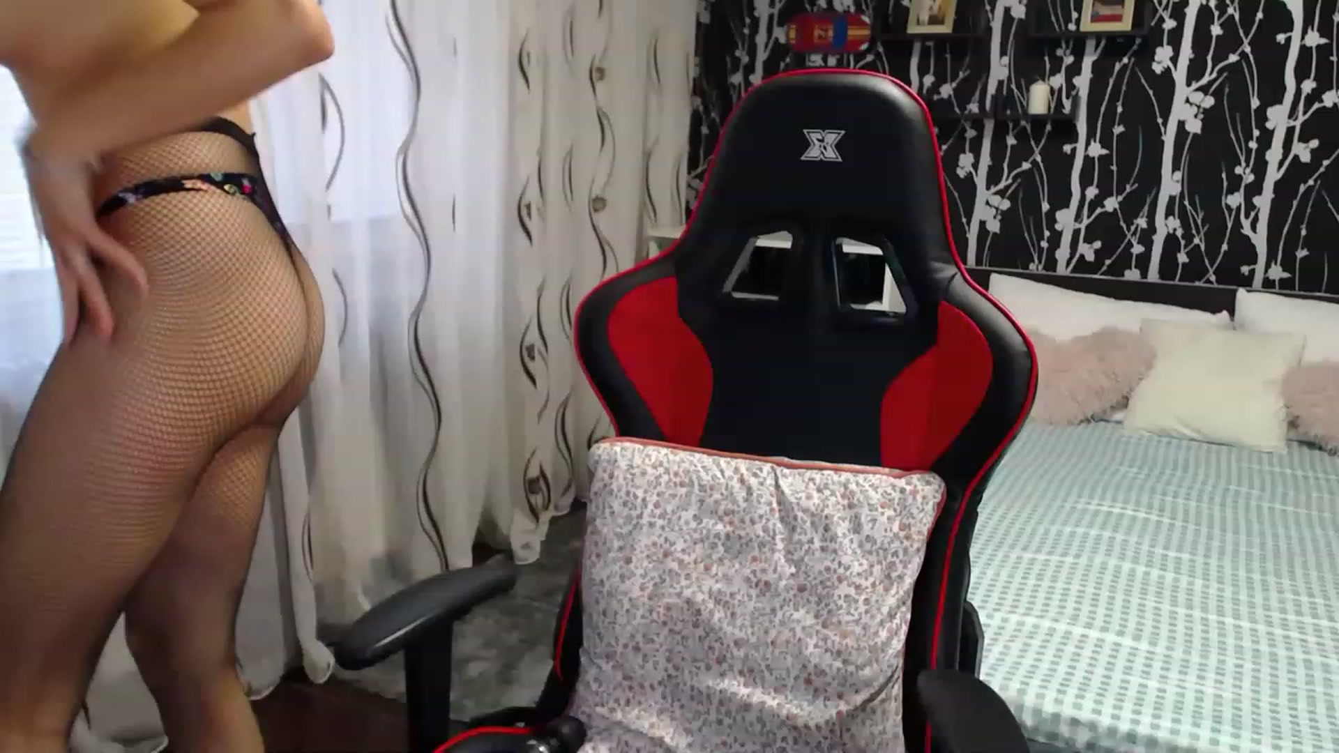 Gallery image thumbnail from AnyaLuv777's myfreecams stream on, 04/06/2023, 05:32 image 4 of 20