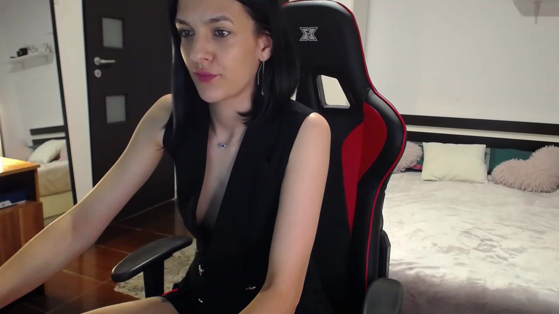 Gallery image thumbnail from AnyaLuv777's myfreecams stream on, 06/04/2023, 20:49 image 18 of 20