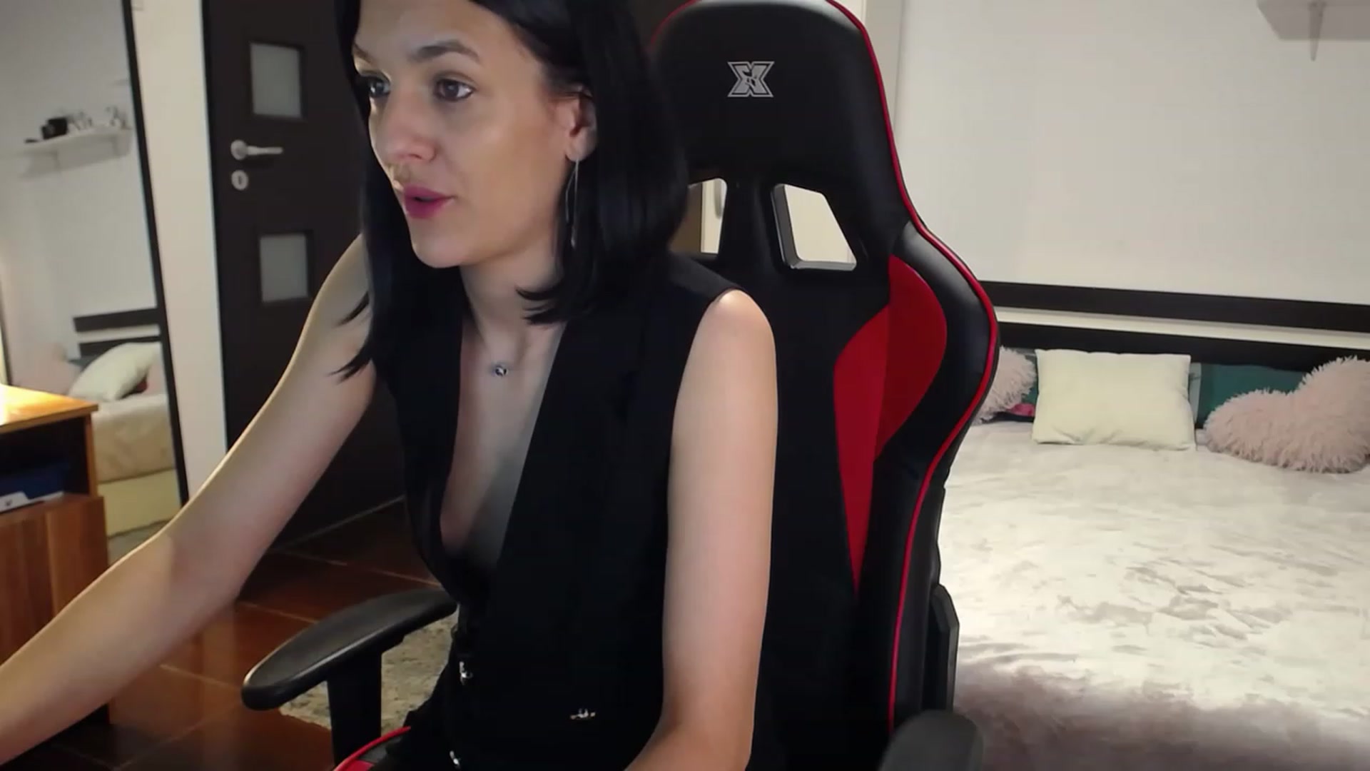 Gallery image thumbnail from AnyaLuv777's myfreecams stream on, 06/04/2023, 20:49 image 20 of 20