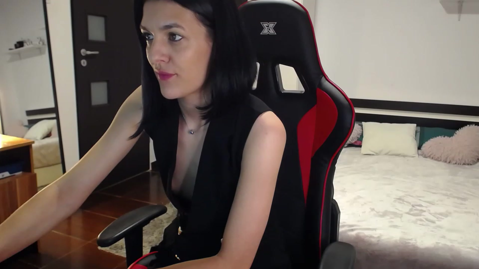 Gallery image thumbnail from AnyaLuv777's myfreecams stream on, 06/04/2023, 20:49 image 8 of 20