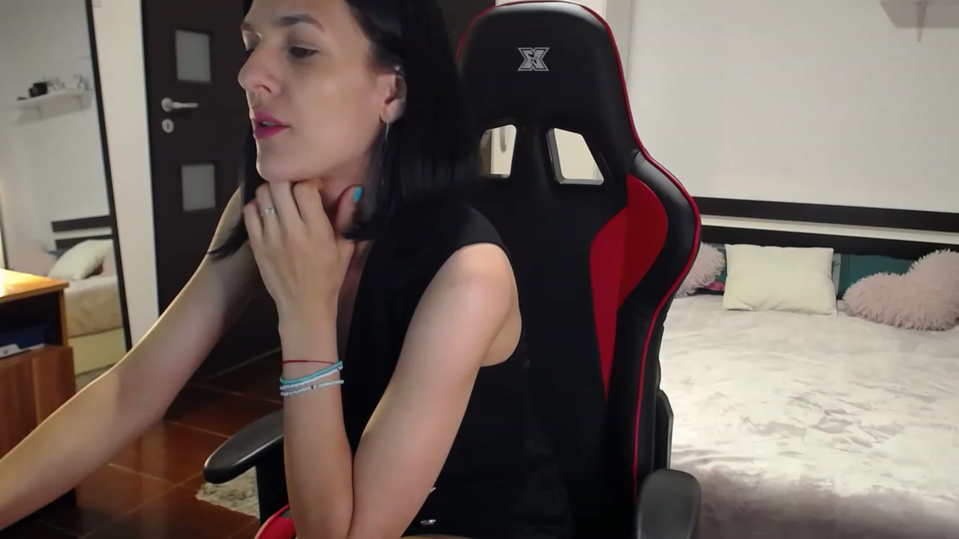 Gallery image thumbnail from AnyaLuv777's myfreecams stream on, 06/04/2023, 20:49 image 17 of 20
