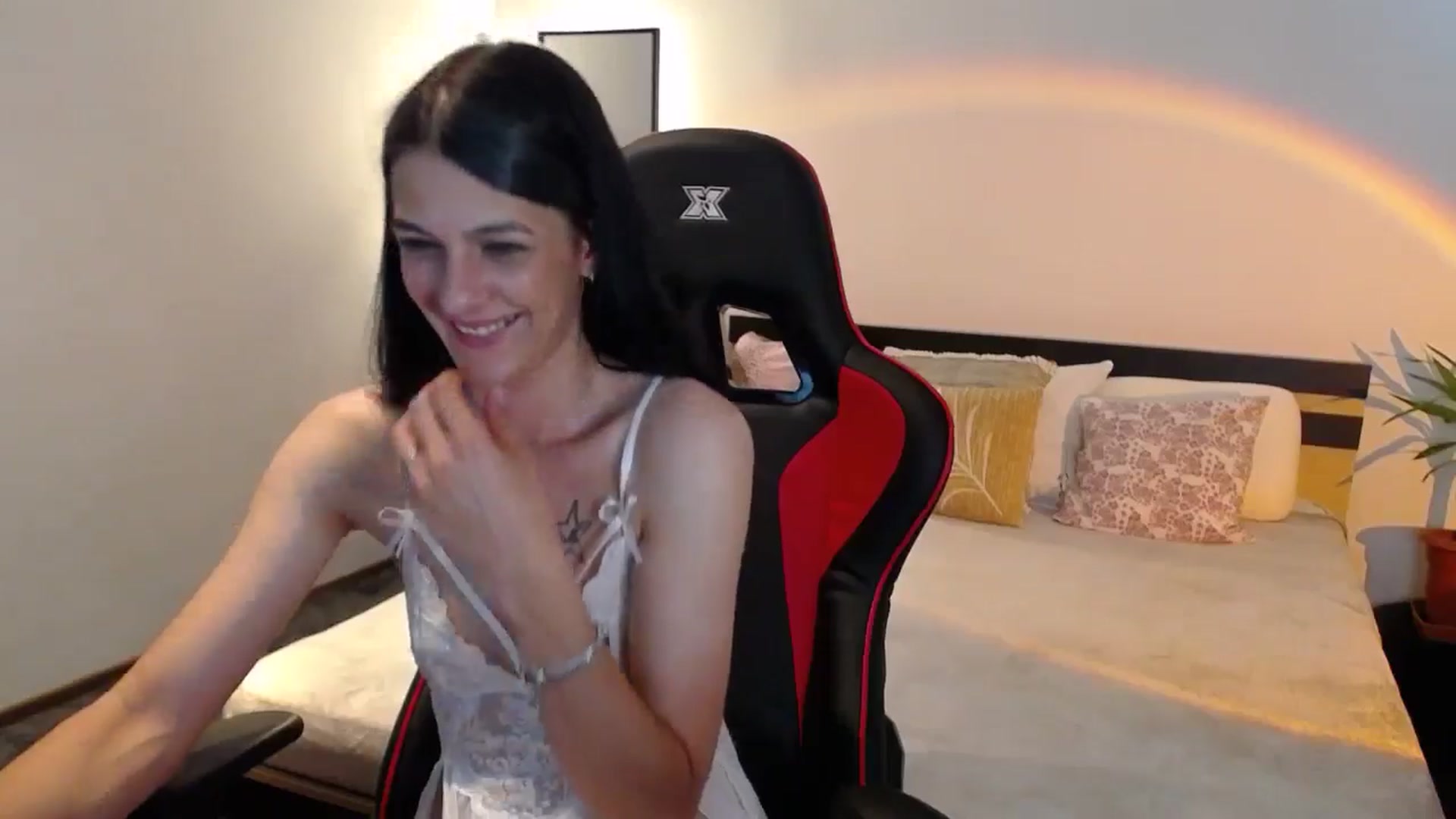 Gallery image thumbnail from AnyaLuv777's myfreecams stream on, 06/10/2024, 22:47 image 14 of 20