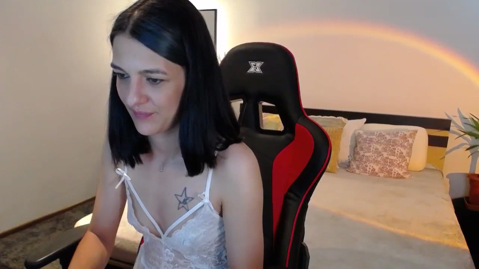 Gallery image thumbnail from AnyaLuv777's myfreecams stream on, 06/10/2024, 22:47 image 17 of 20