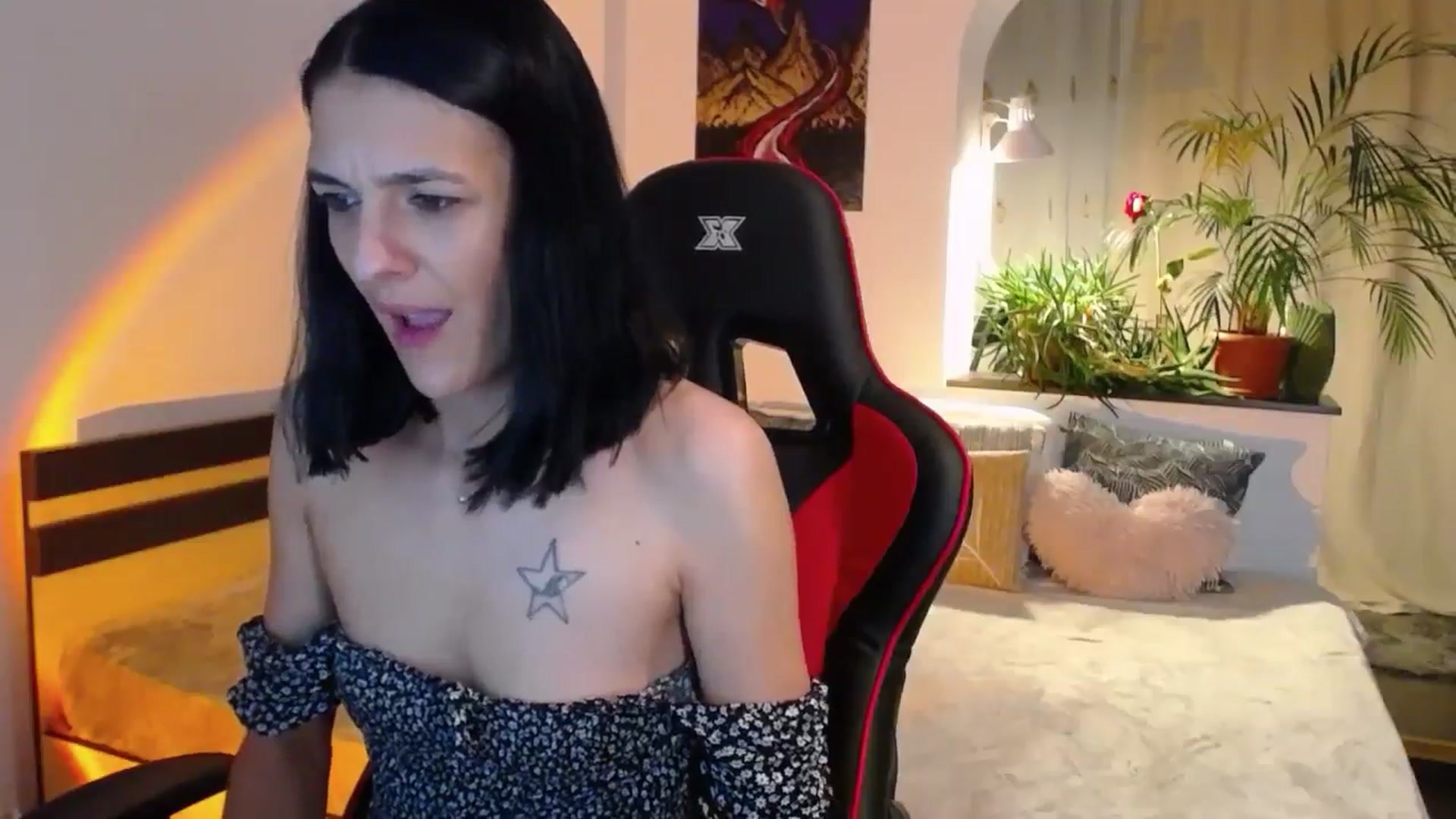 Gallery image thumbnail from AnyaLuv777's myfreecams stream on, 08/15/2024, 22:00 image 6 of 20