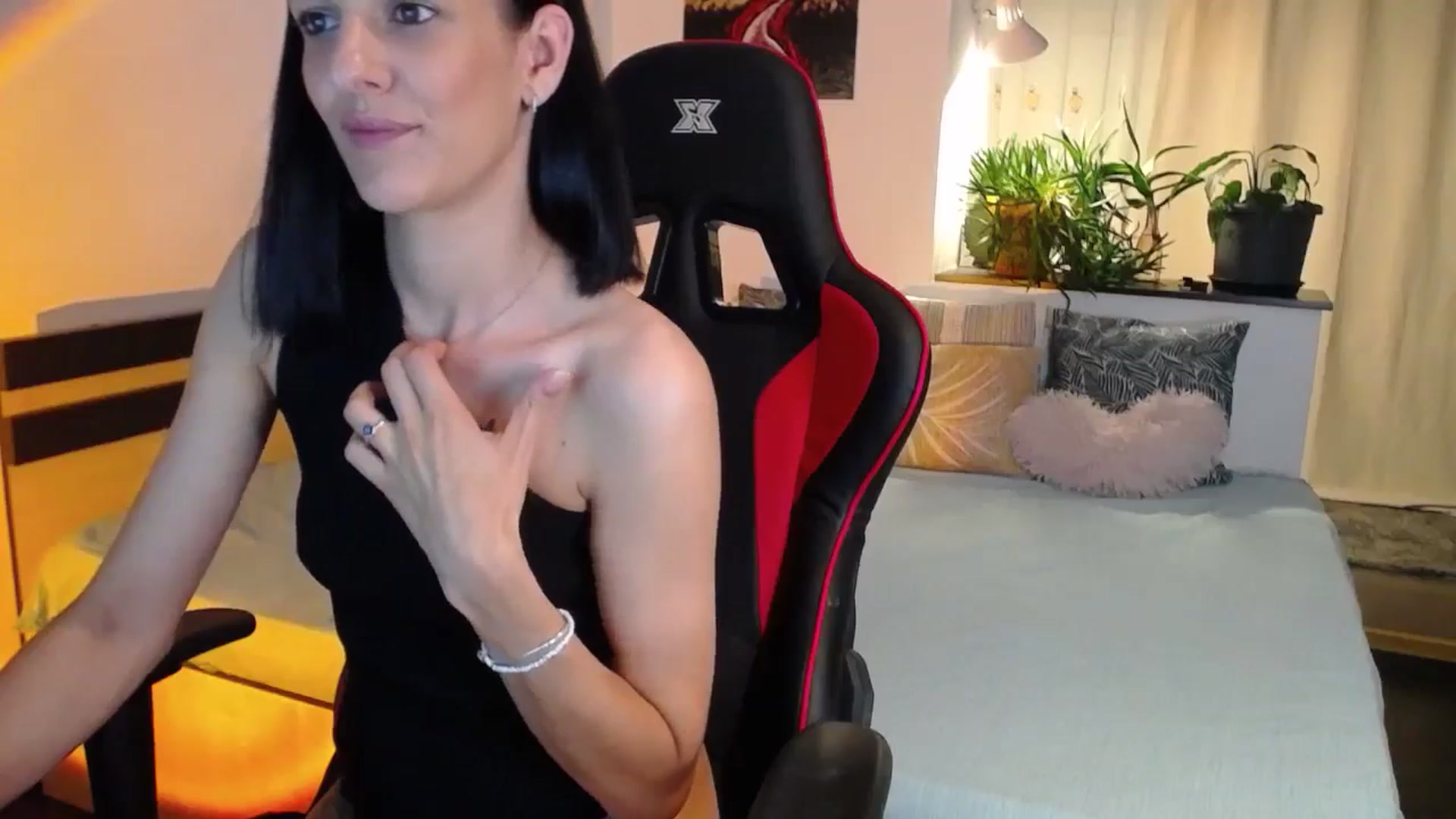 Gallery image thumbnail from AnyaLuv777's myfreecams stream on, 08/31/2024, 19:17 image 17 of 20