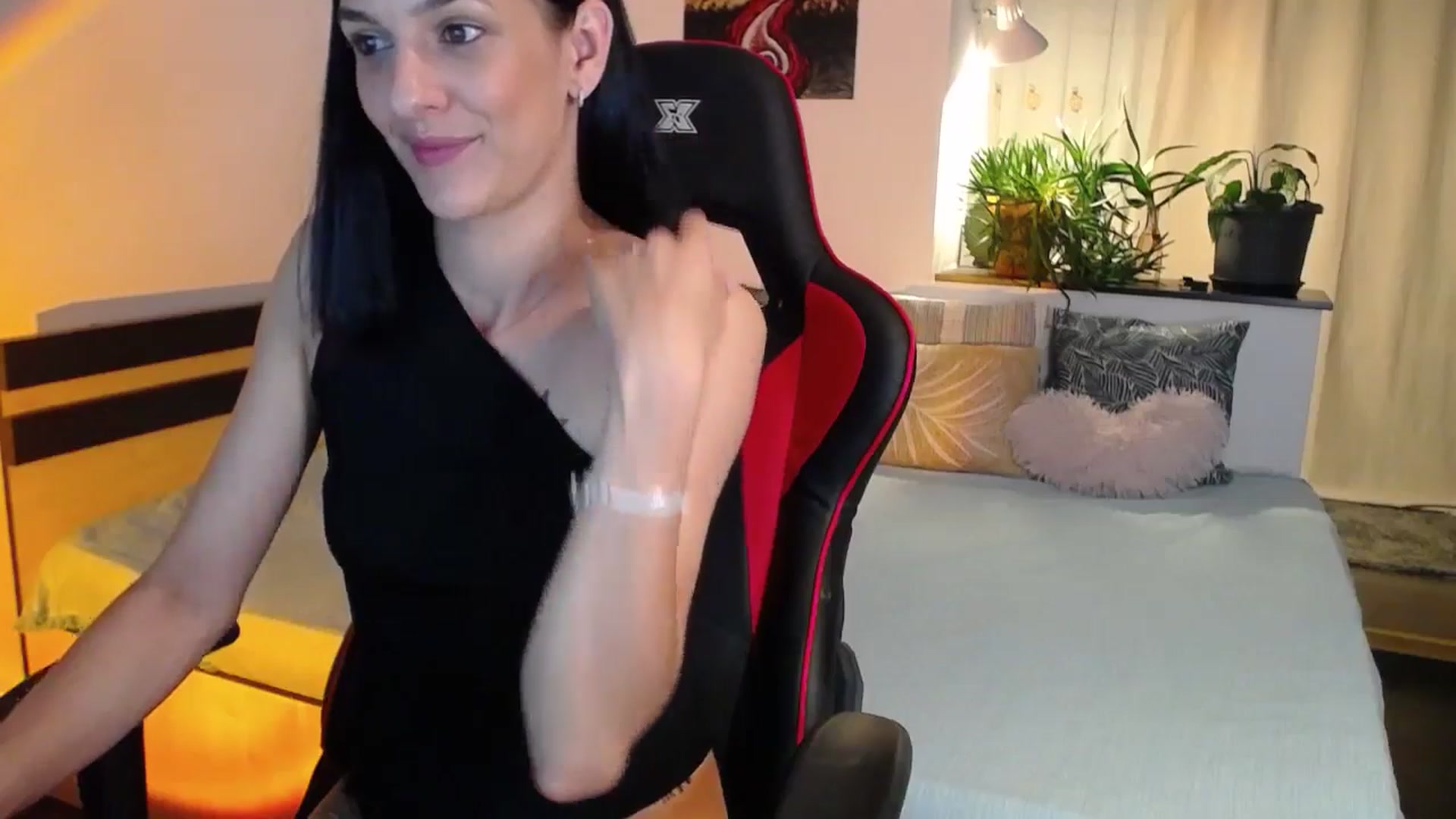 Gallery image thumbnail from AnyaLuv777's myfreecams stream on, 08/31/2024, 19:17 image 18 of 20
