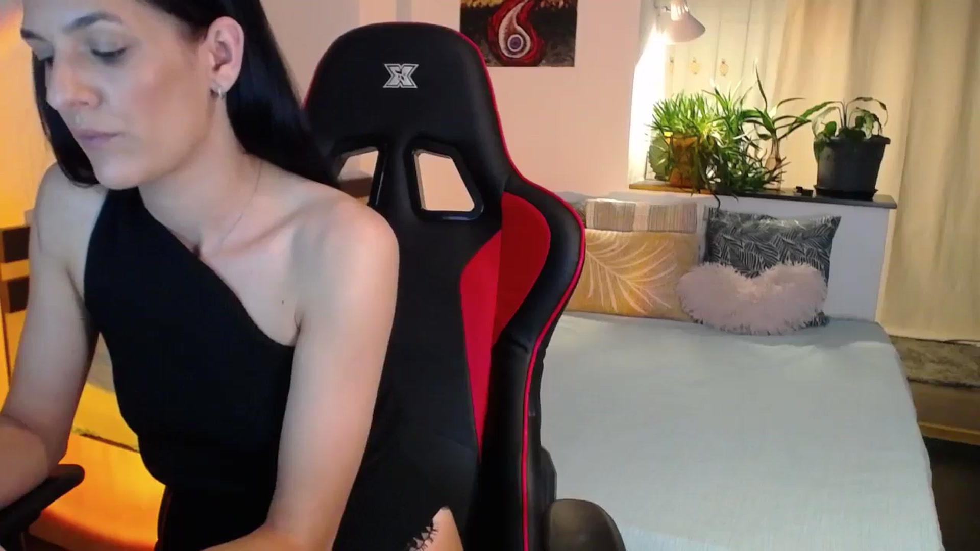 Gallery image thumbnail from AnyaLuv777's myfreecams stream on, 08/31/2024, 19:17 image 10 of 20