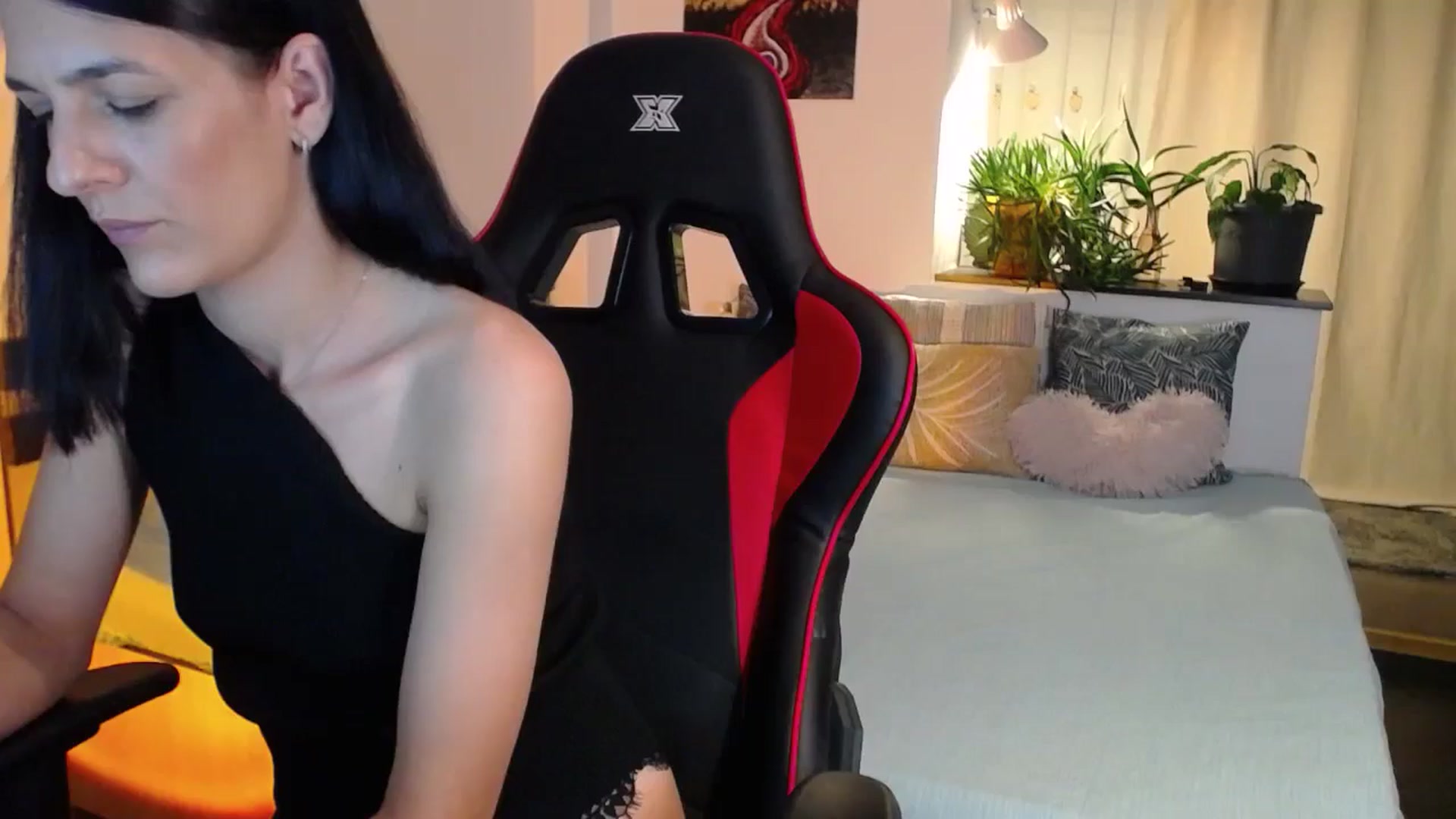 Gallery image thumbnail from AnyaLuv777's myfreecams stream on, 08/31/2024, 19:17 image 14 of 20
