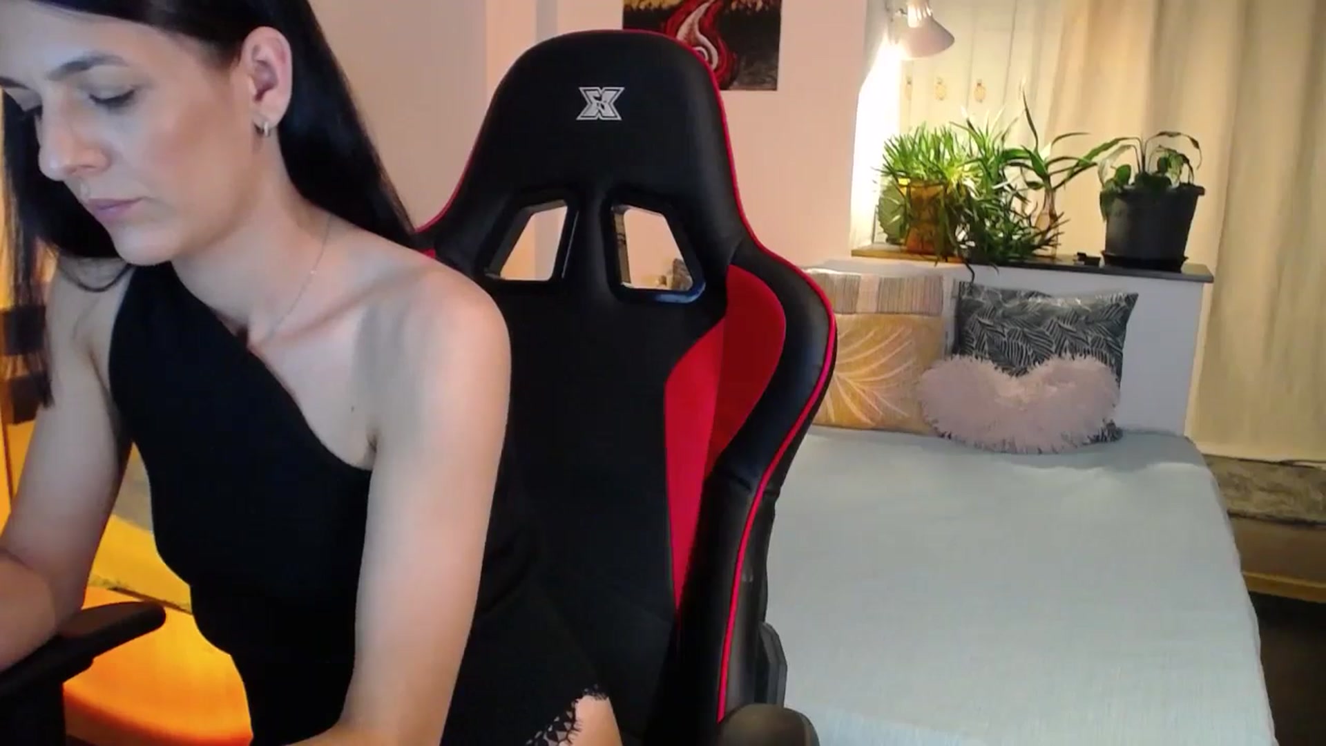 Gallery image thumbnail from AnyaLuv777's myfreecams stream on, 08/31/2024, 19:17 image 13 of 20