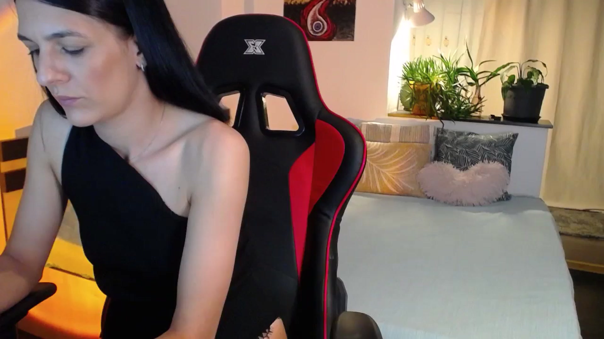 Gallery image thumbnail from AnyaLuv777's myfreecams stream on, 08/31/2024, 19:17 image 9 of 20