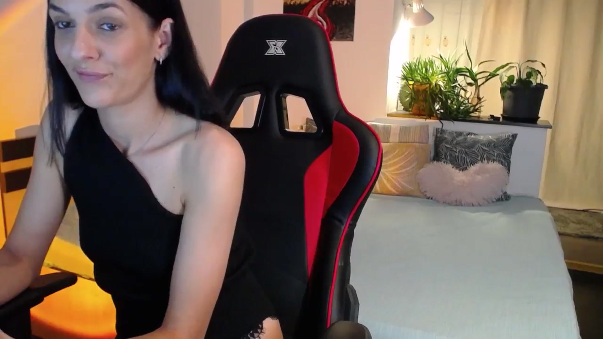 Gallery image thumbnail from AnyaLuv777's myfreecams stream on, 08/31/2024, 19:17 image 12 of 20