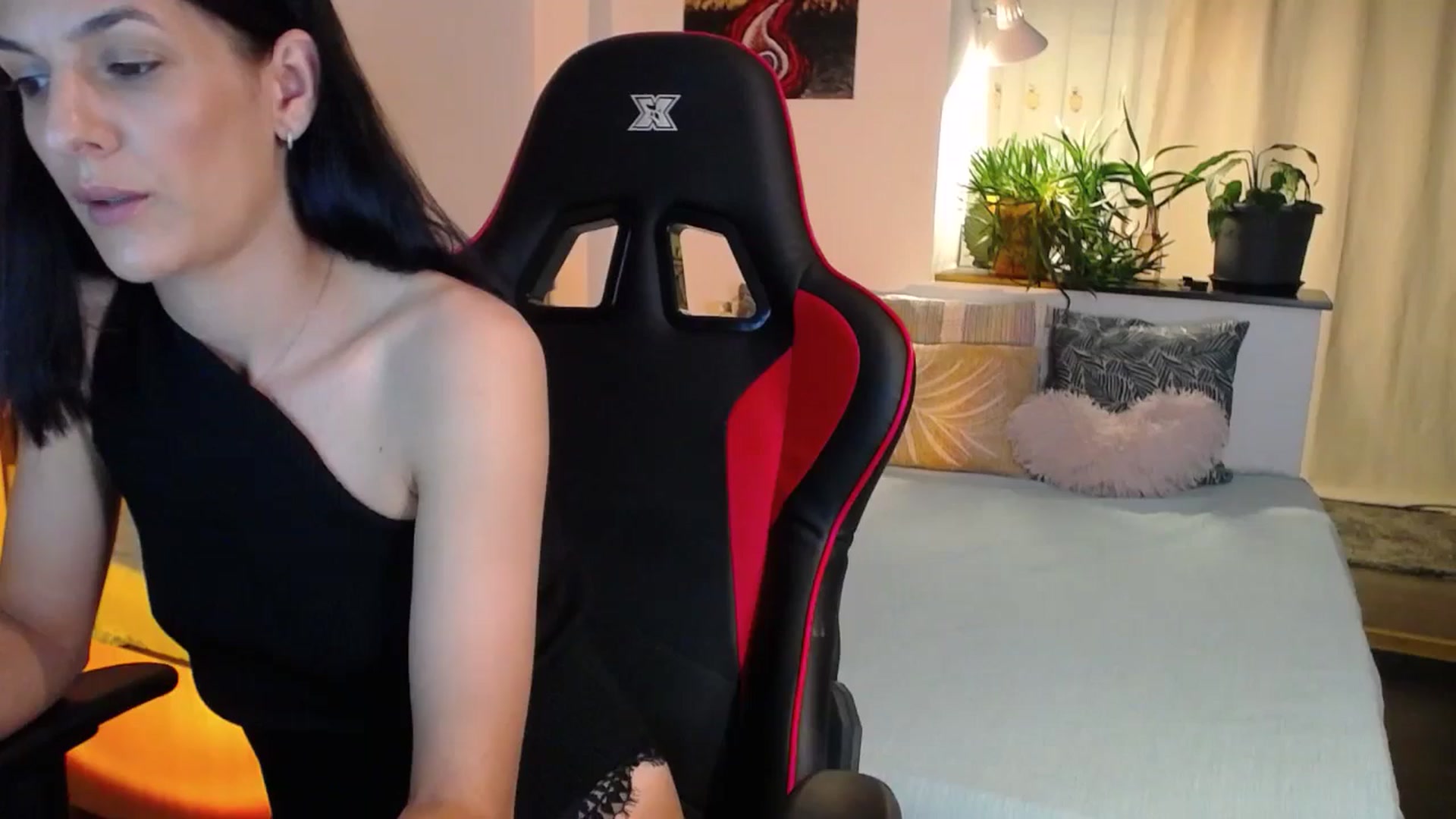 Gallery image thumbnail from AnyaLuv777's myfreecams stream on, 08/31/2024, 19:17 image 15 of 20