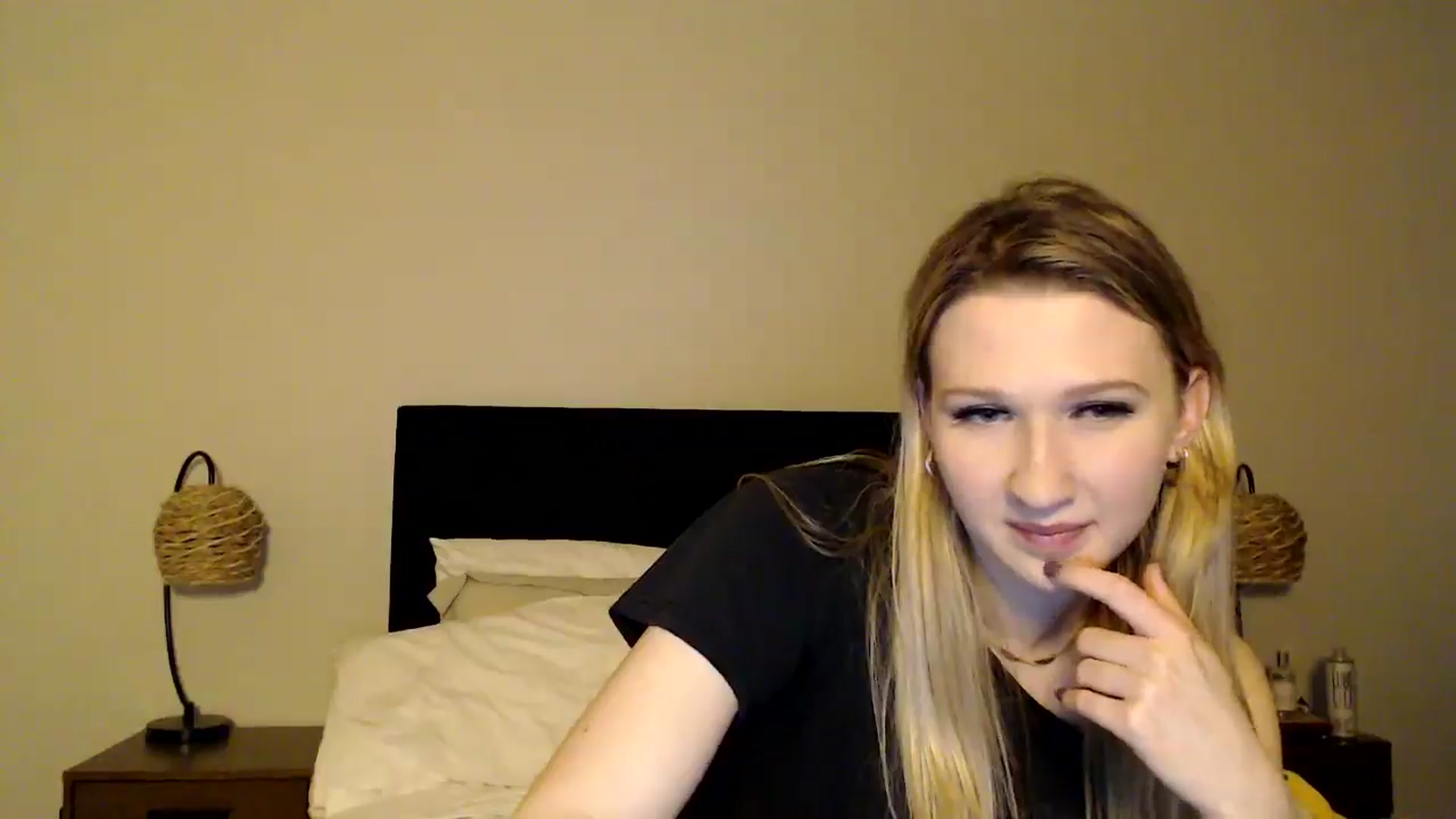Gallery image thumbnail from AnyaSweets's myfreecams stream on, 01/06/2025, 07:16 image 9 of 20
