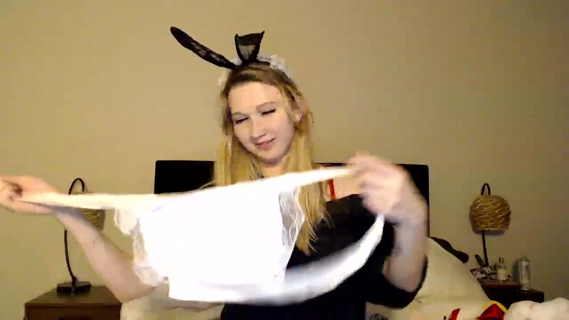 Gallery image thumbnail from AnyaSweets's myfreecams stream on, 01/06/2025, 07:16 image 10 of 20