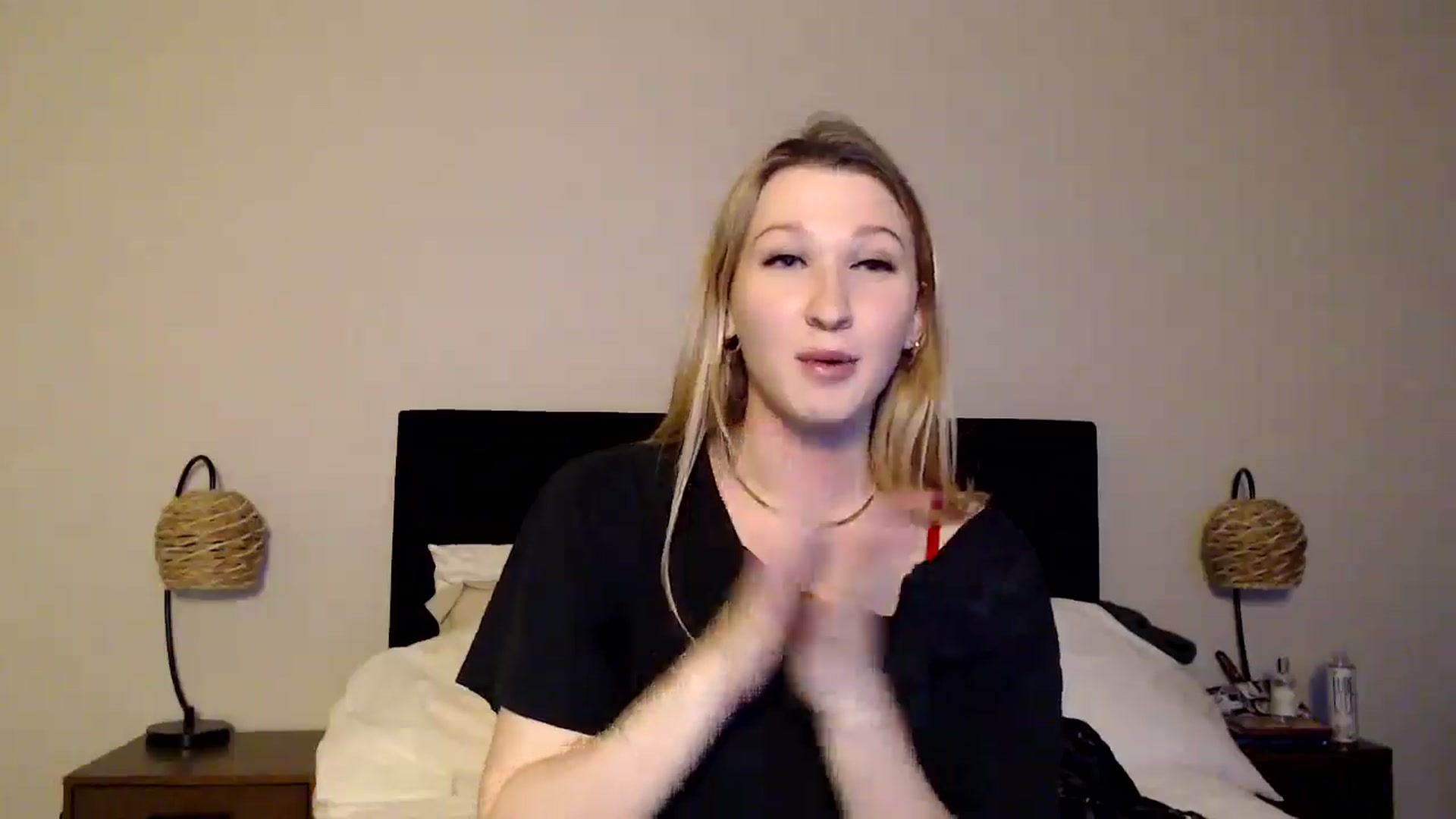 Gallery image thumbnail from AnyaSweets's myfreecams stream on, 01/06/2025, 07:16 image 4 of 20
