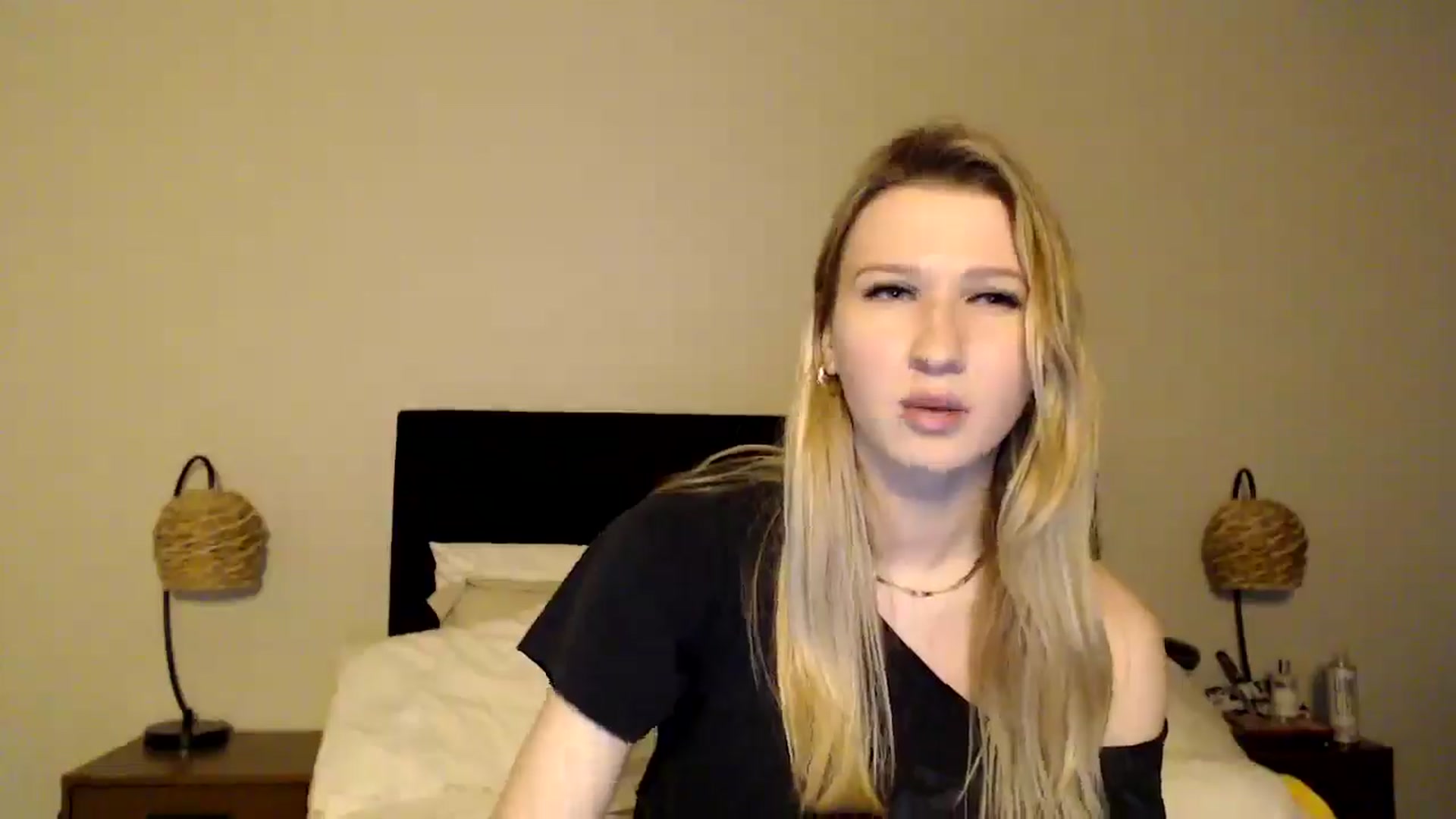 Gallery image thumbnail from AnyaSweets's myfreecams stream on, 01/06/2025, 07:16 image 8 of 20
