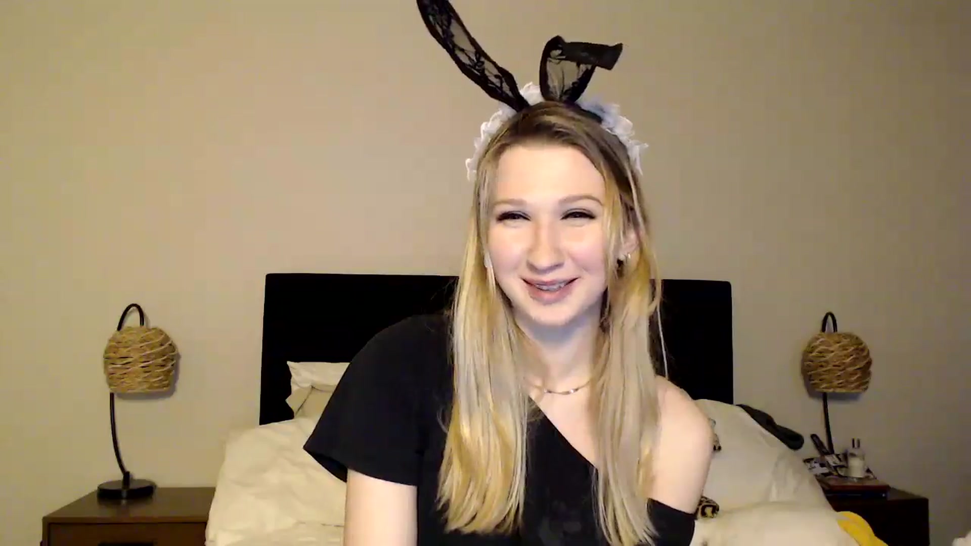 Gallery image thumbnail from AnyaSweets's myfreecams stream on, 01/06/2025, 07:16 image 14 of 20