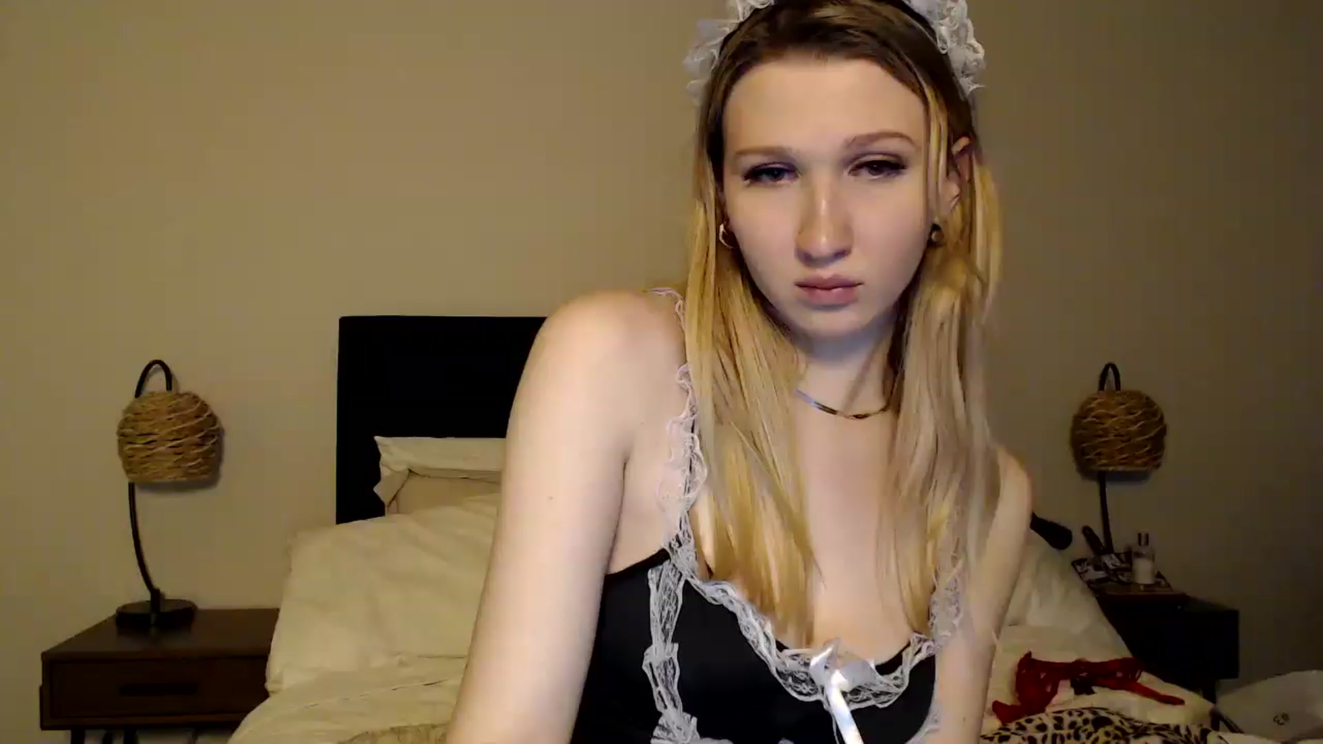 Gallery image thumbnail from AnyaSweets's myfreecams stream on, 01/06/2025, 08:03 image 10 of 20