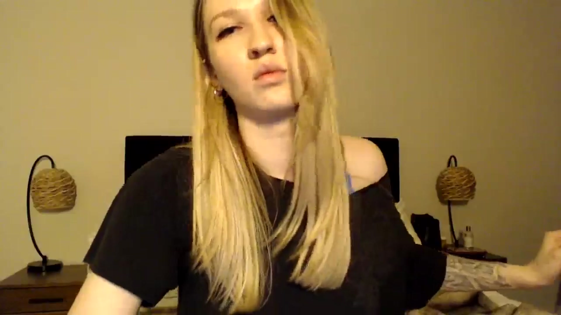 Gallery image thumbnail from AnyaSweets's myfreecams stream on, 01/08/2025, 05:32 image 13 of 20