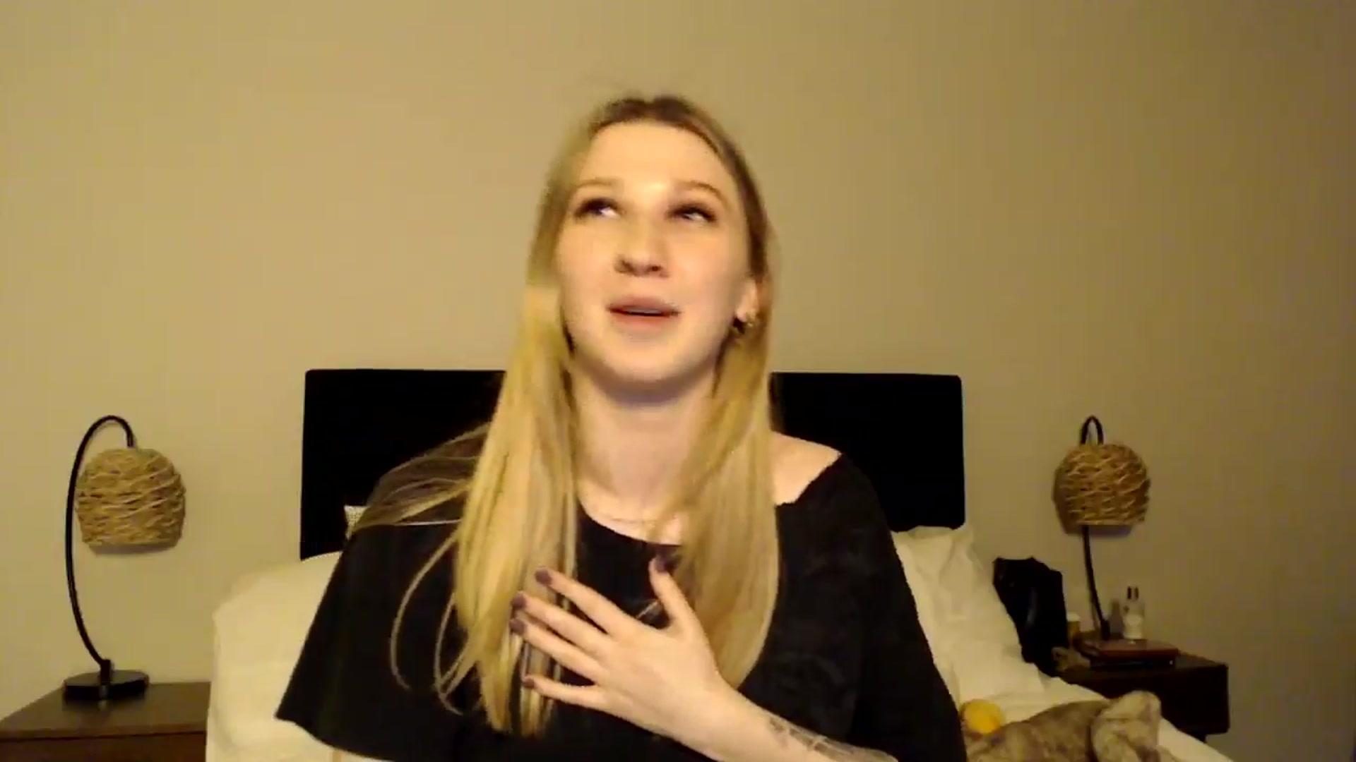 Gallery image thumbnail from AnyaSweets's myfreecams stream on, 01/08/2025, 05:32 image 6 of 20