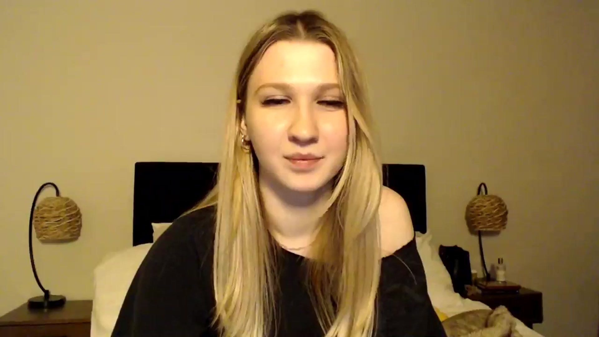 Gallery image thumbnail from AnyaSweets's myfreecams stream on, 01/08/2025, 05:32 image 12 of 20