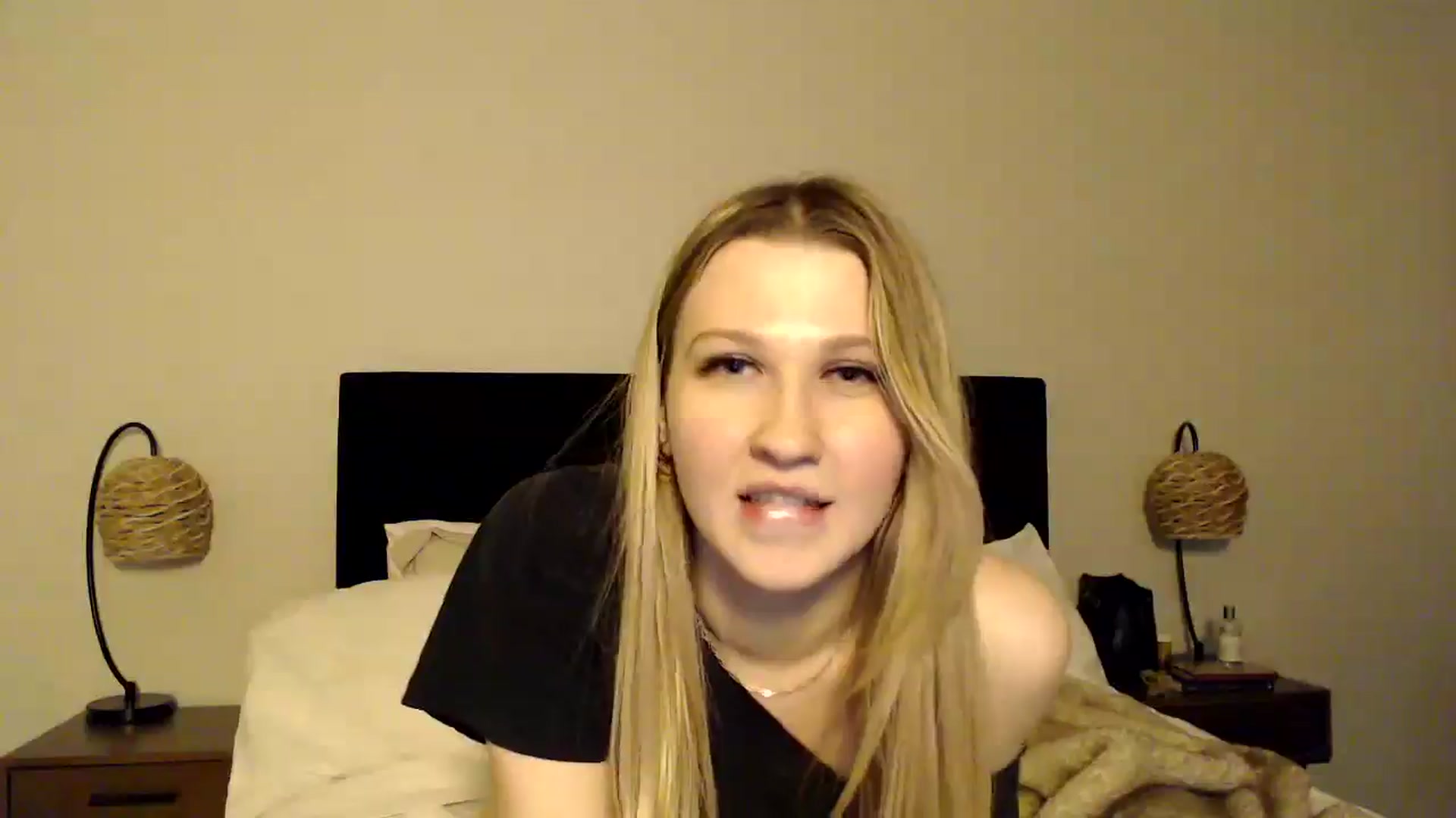 Gallery image thumbnail from AnyaSweets's myfreecams stream on, 01/08/2025, 07:23 image 5 of 20