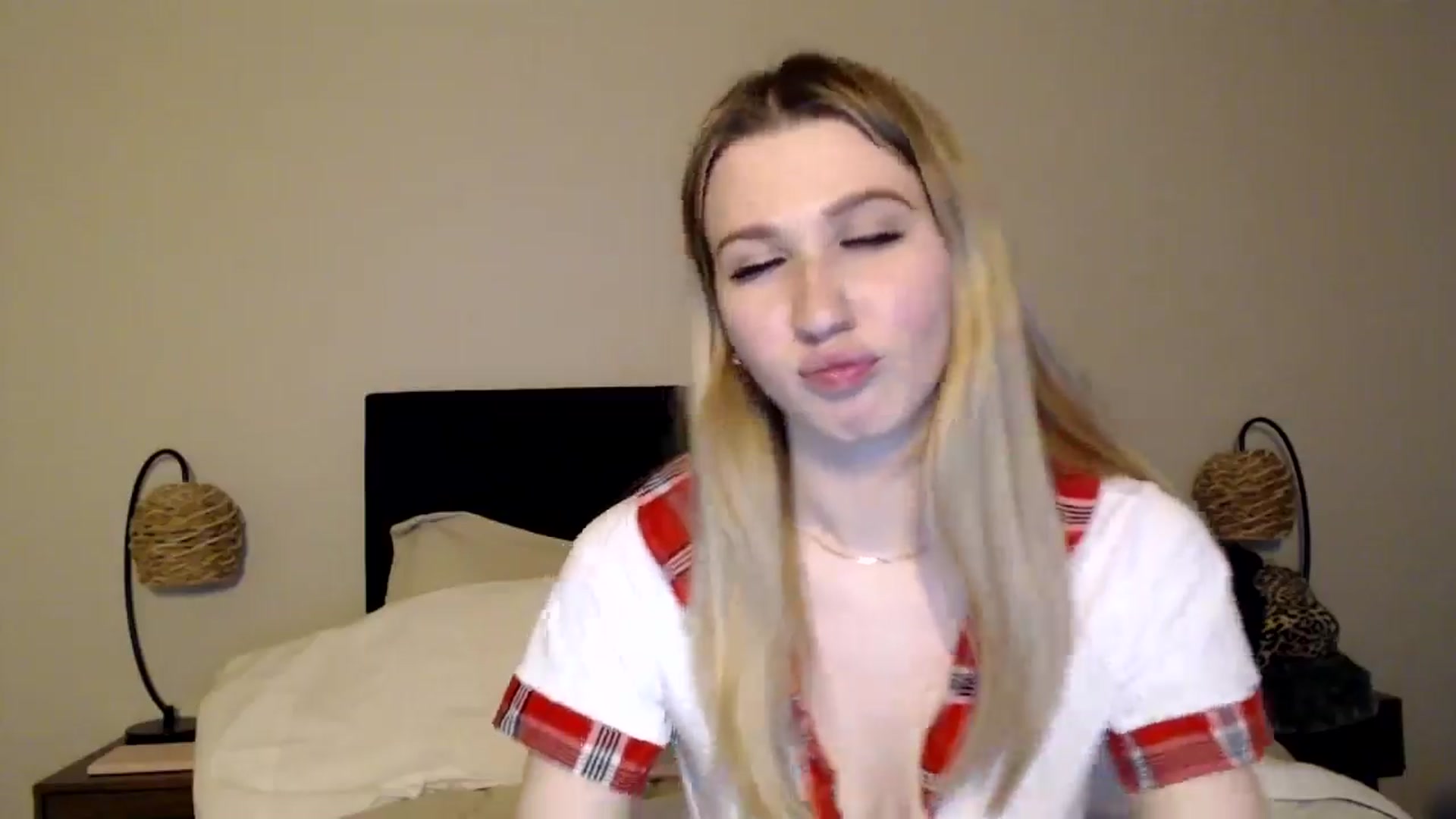 Gallery image thumbnail from AnyaSweets's myfreecams stream on, 01/10/2025, 05:42 image 9 of 20