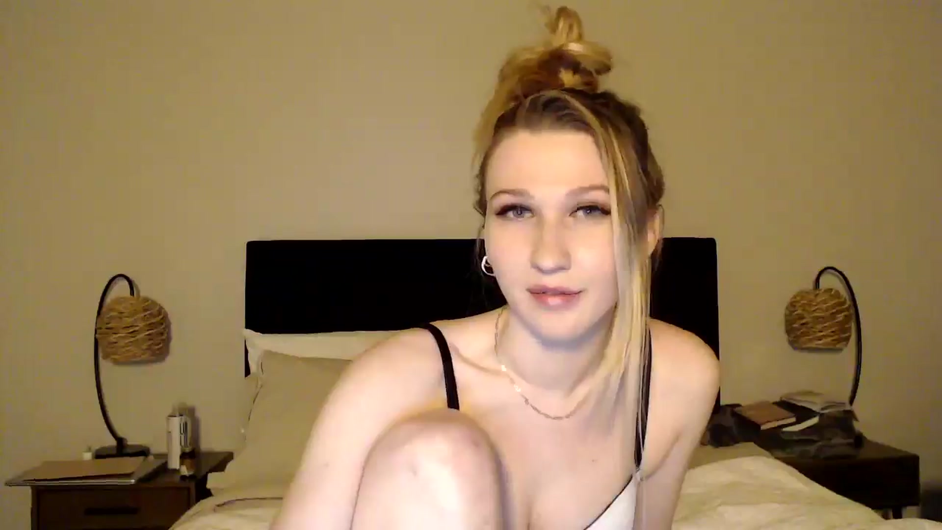 Gallery image thumbnail from AnyaSweets's myfreecams stream on, 01/16/2025, 07:00 image 8 of 20