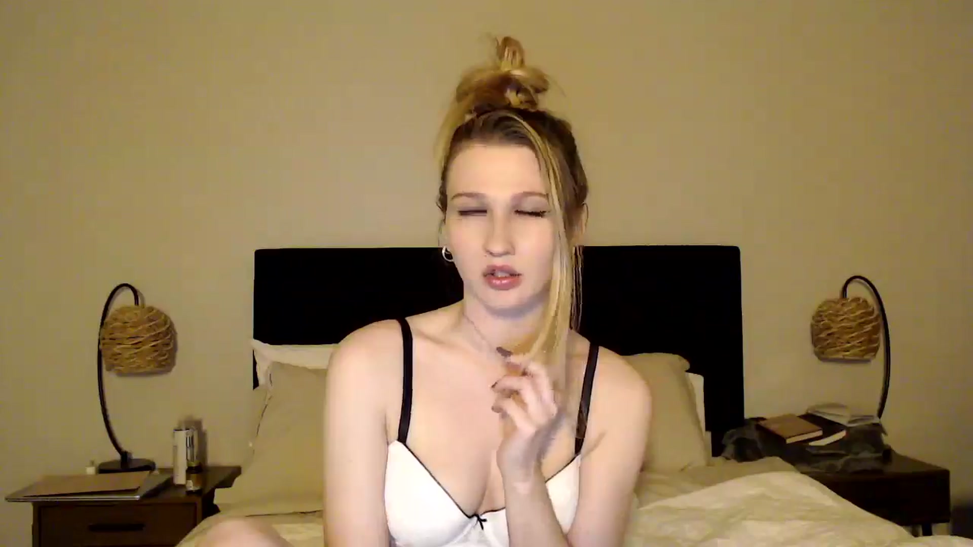 Gallery image thumbnail from AnyaSweets's myfreecams stream on, 01/16/2025, 07:00 image 7 of 20