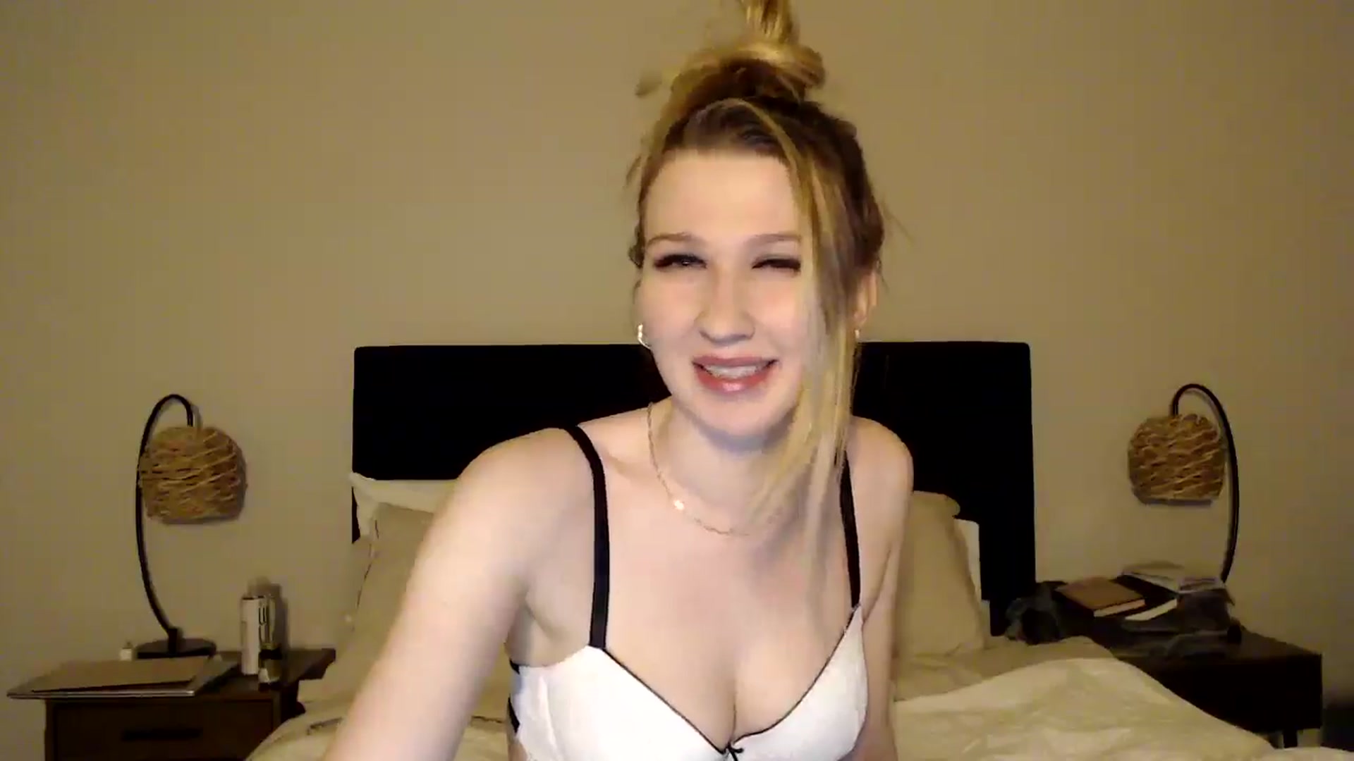 Gallery image thumbnail from AnyaSweets's myfreecams stream on, 01/16/2025, 07:00 image 5 of 20