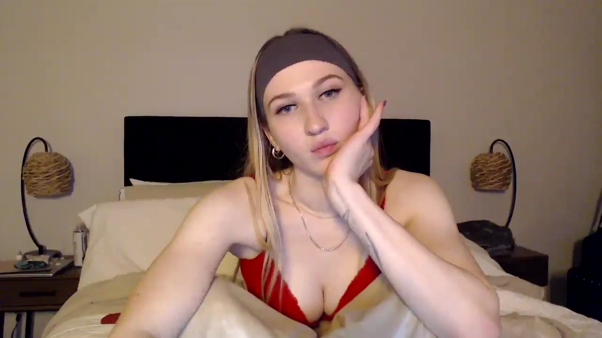 Gallery image thumbnail from AnyaSweets's myfreecams stream on, 01/17/2025, 06:09 image 15 of 20