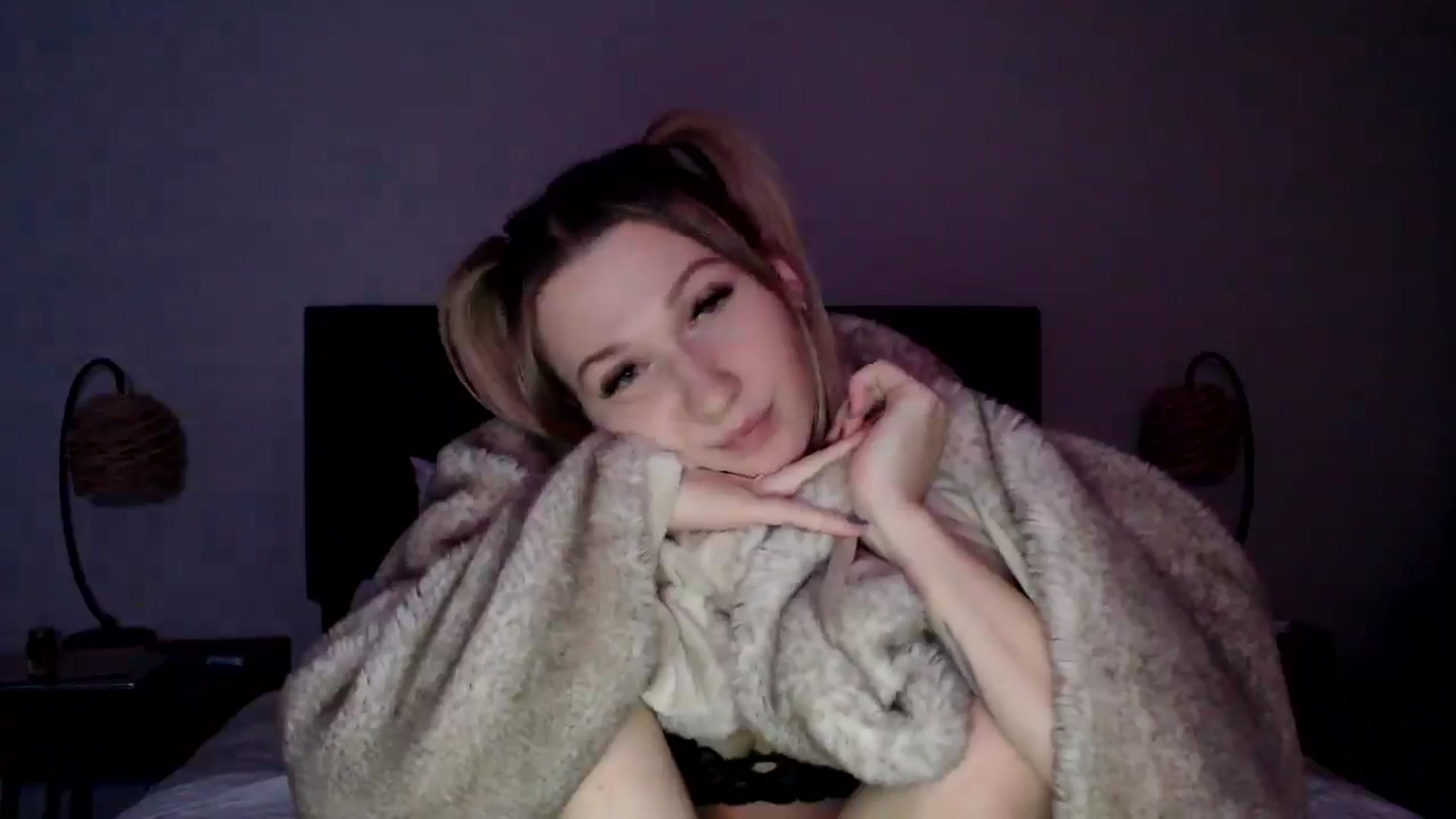 Gallery image thumbnail from AnyaSweets's myfreecams stream on, 01/20/2025, 08:10 image 17 of 20