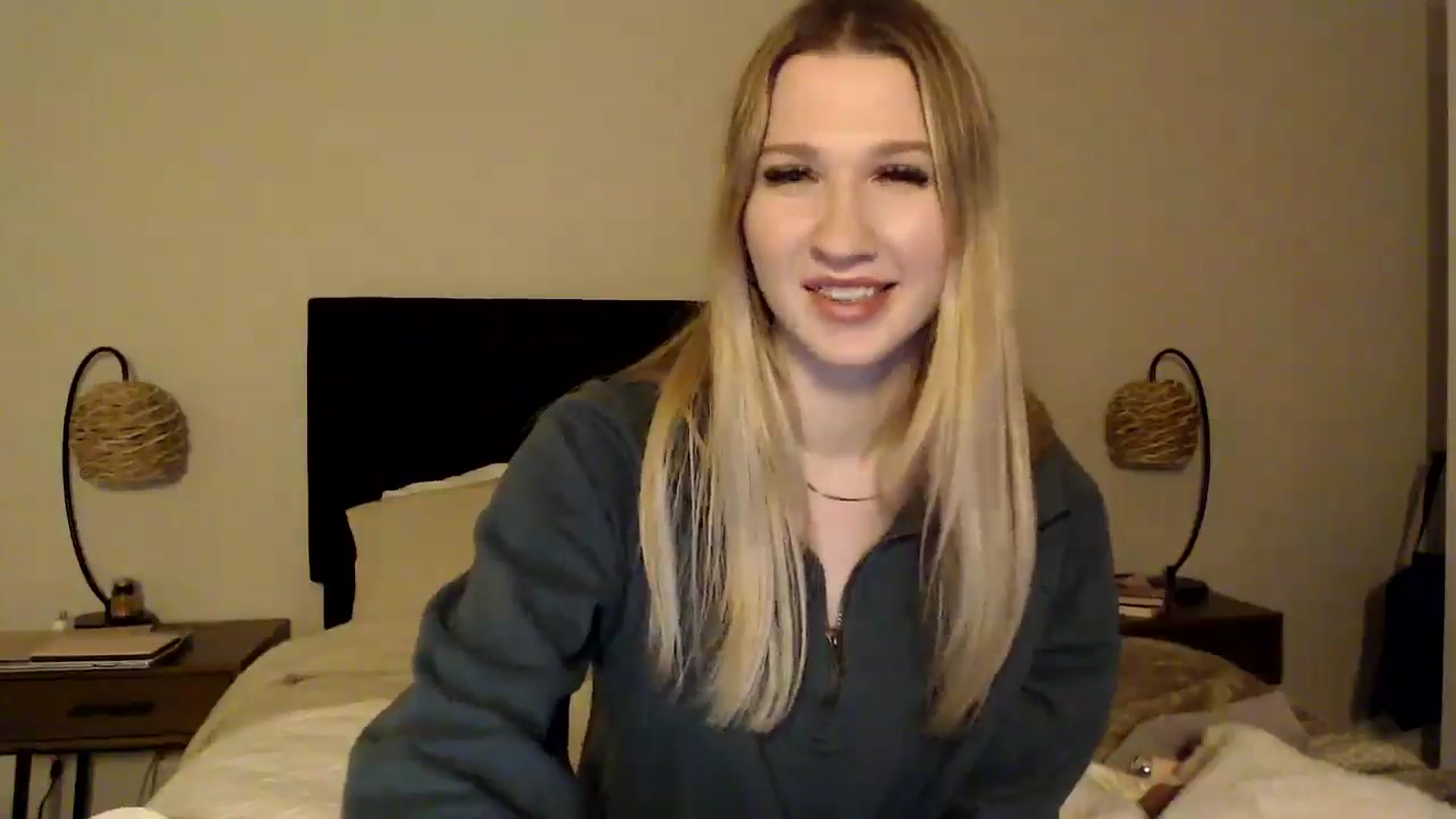 Gallery image thumbnail from AnyaSweets's myfreecams stream on, 01/25/2025, 06:52 image 4 of 20