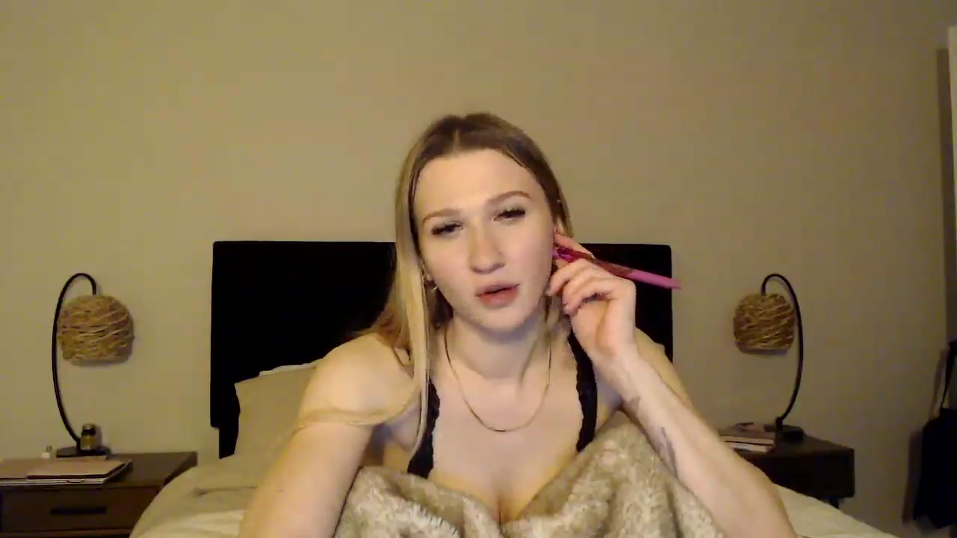 Gallery image thumbnail from AnyaSweets's myfreecams stream on, 01/25/2025, 08:05 image 14 of 20