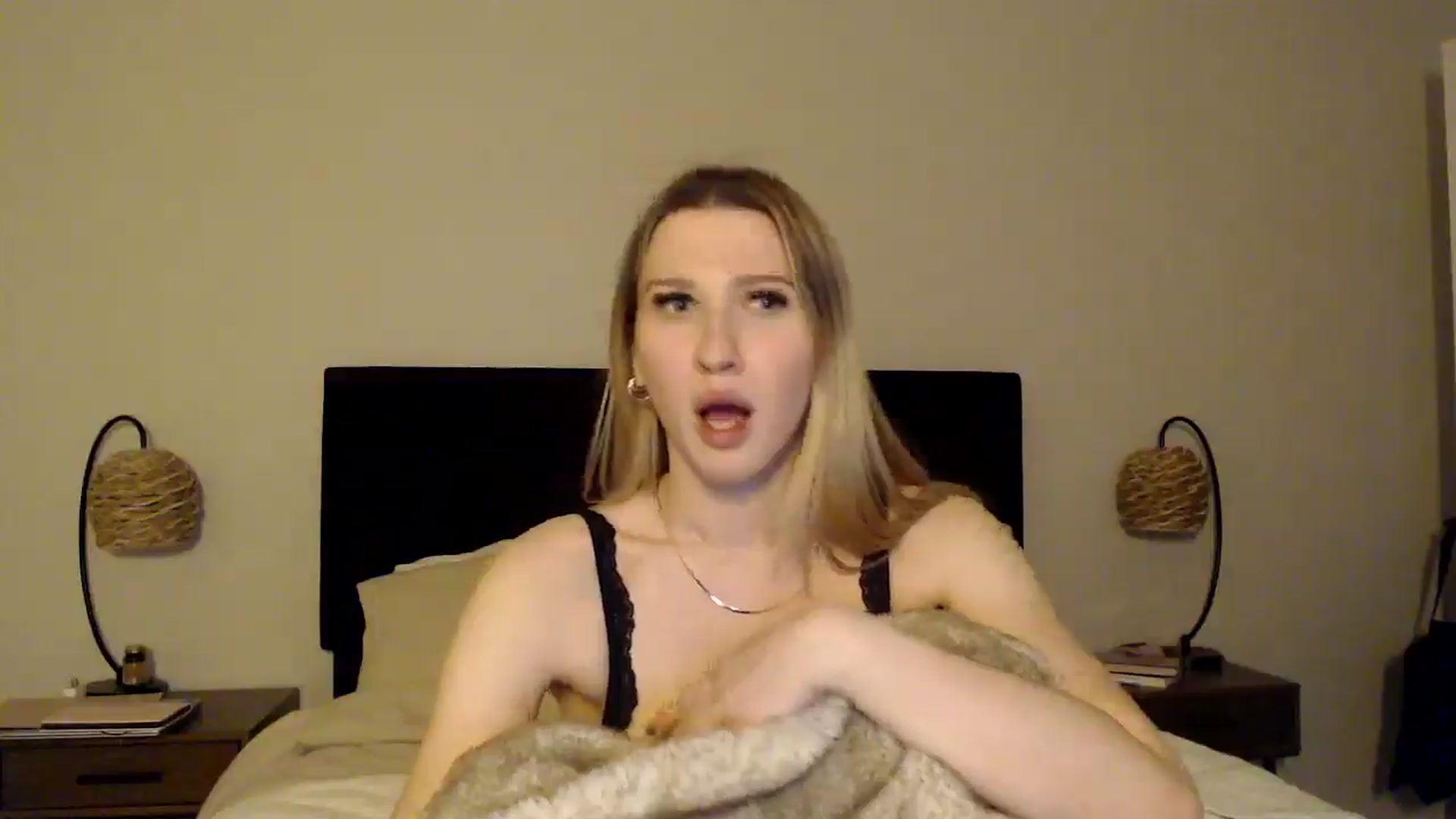 Gallery image thumbnail from AnyaSweets's myfreecams stream on, 01/25/2025, 08:05 image 17 of 20
