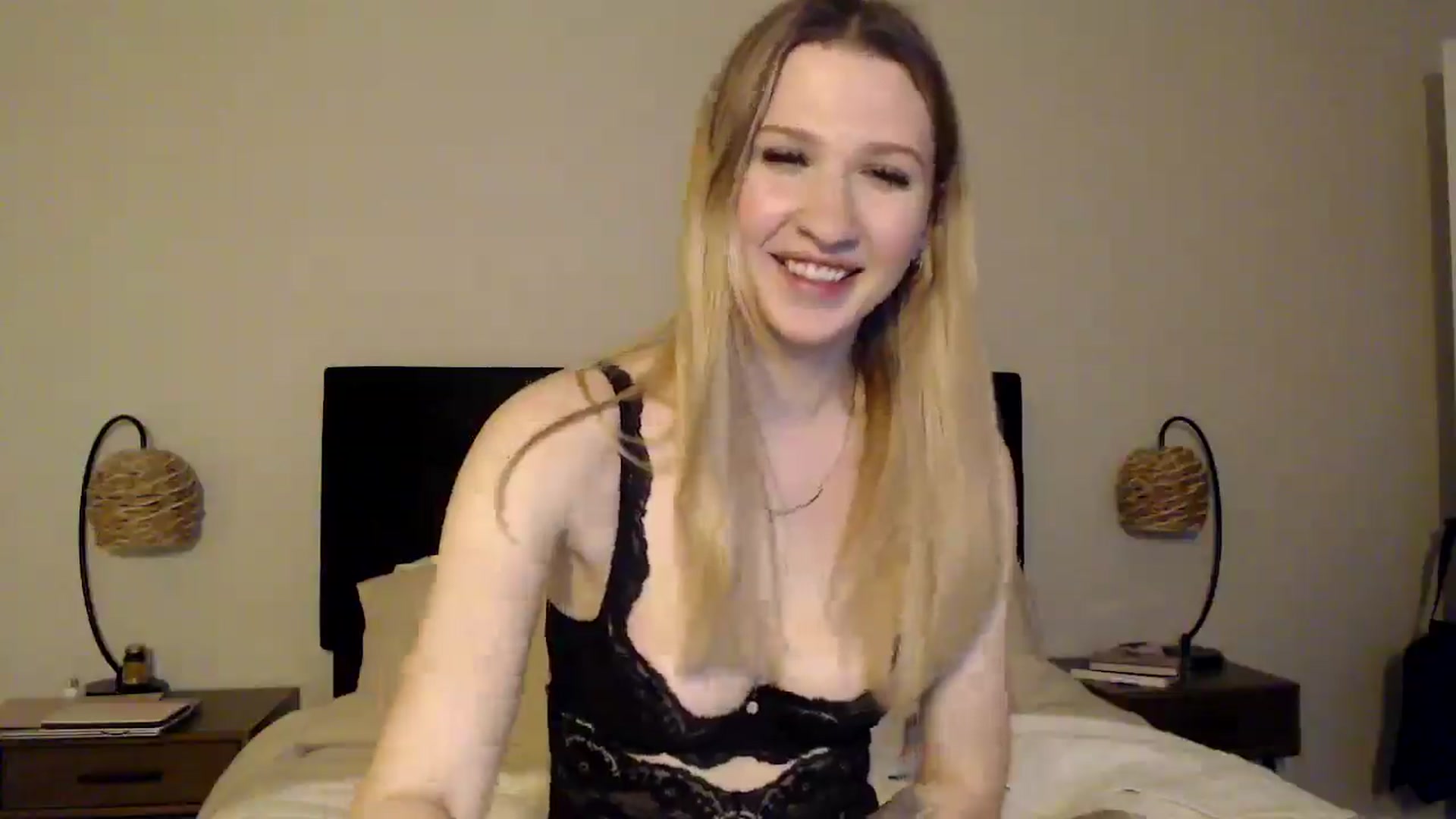 Gallery image thumbnail from AnyaSweets's myfreecams stream on, 01/25/2025, 08:05 image 4 of 20