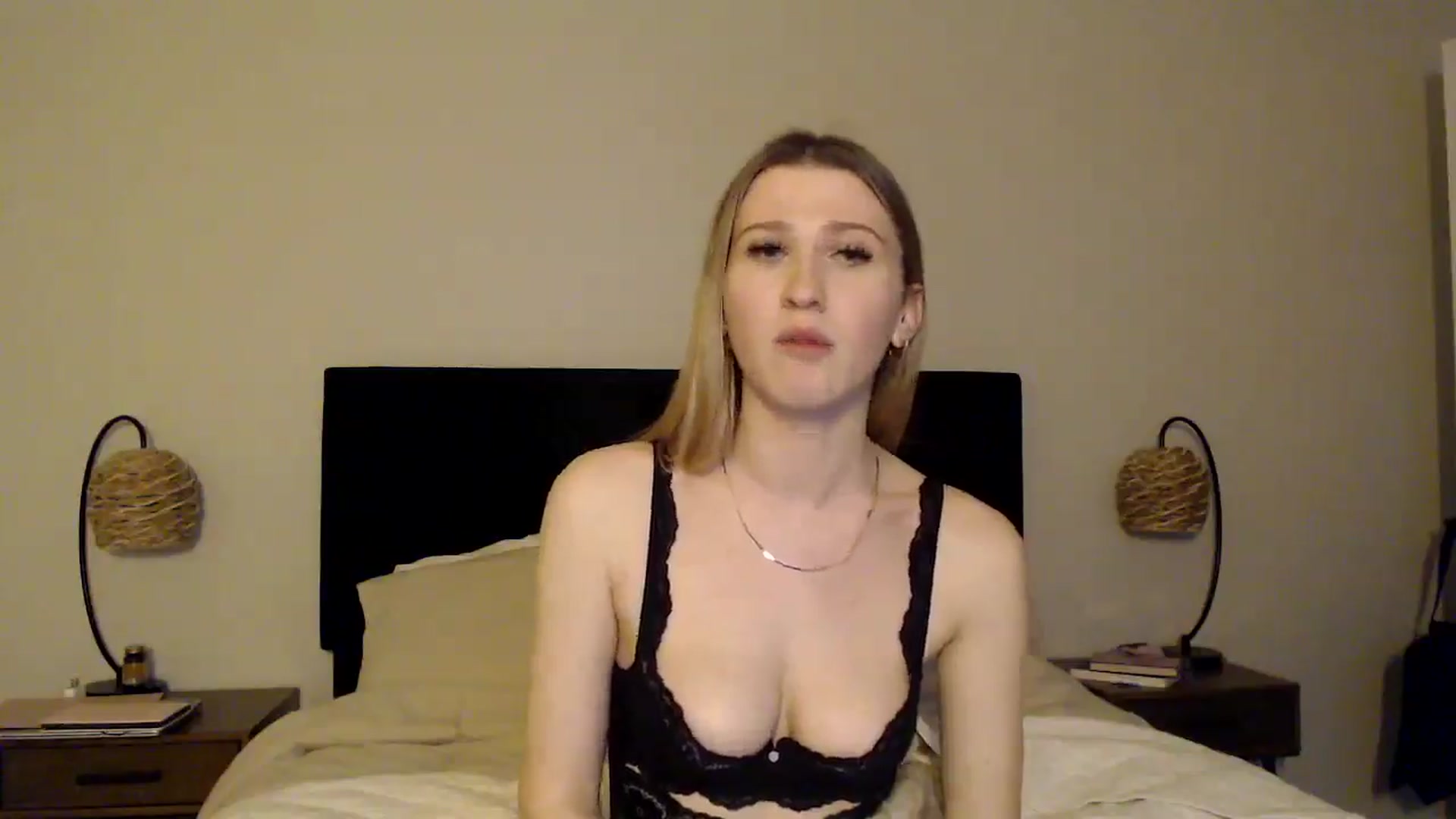 Gallery image thumbnail from AnyaSweets's myfreecams stream on, 01/25/2025, 08:05 image 18 of 20