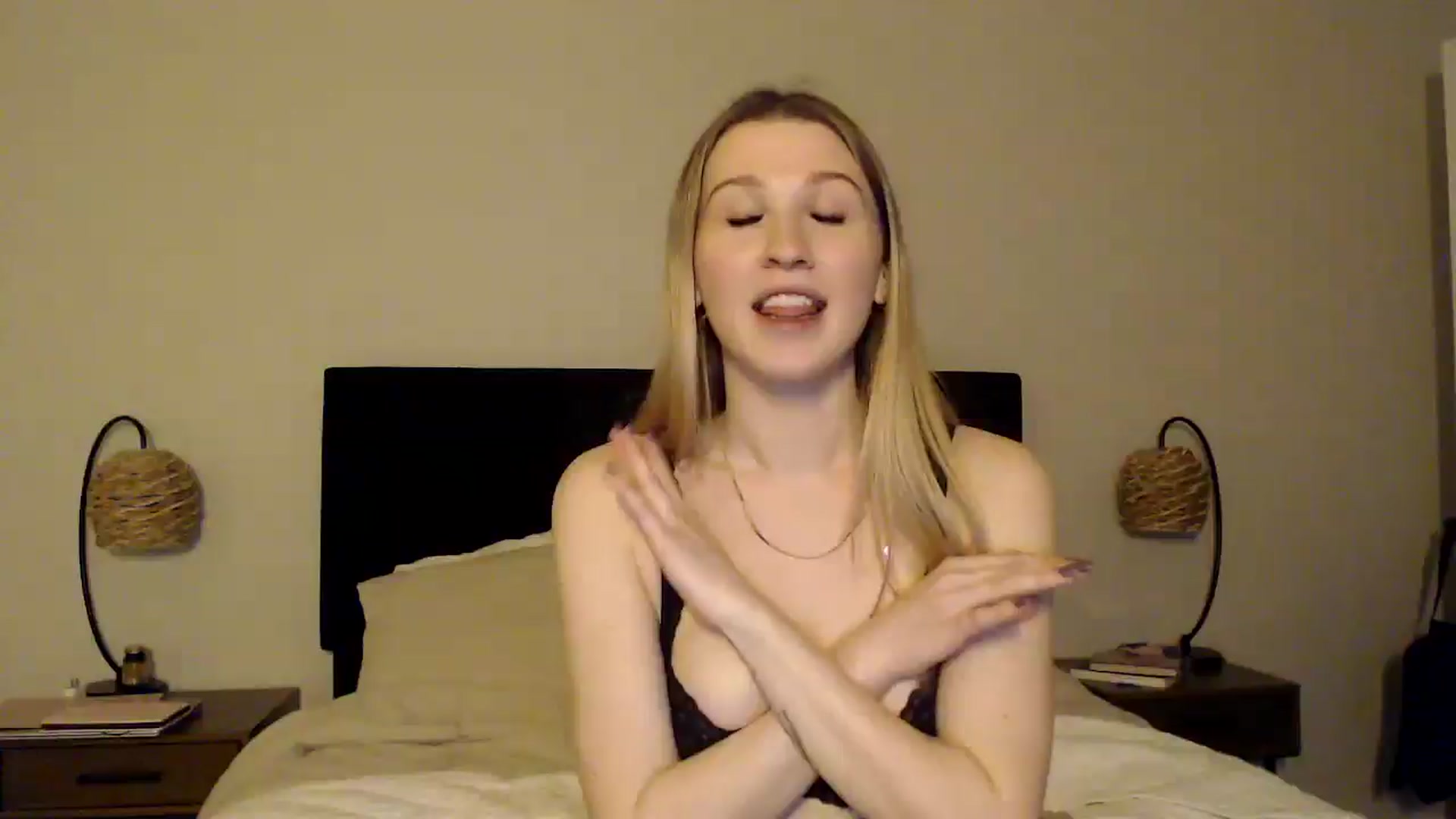 Gallery image thumbnail from AnyaSweets's myfreecams stream on, 01/25/2025, 08:05 image 8 of 20