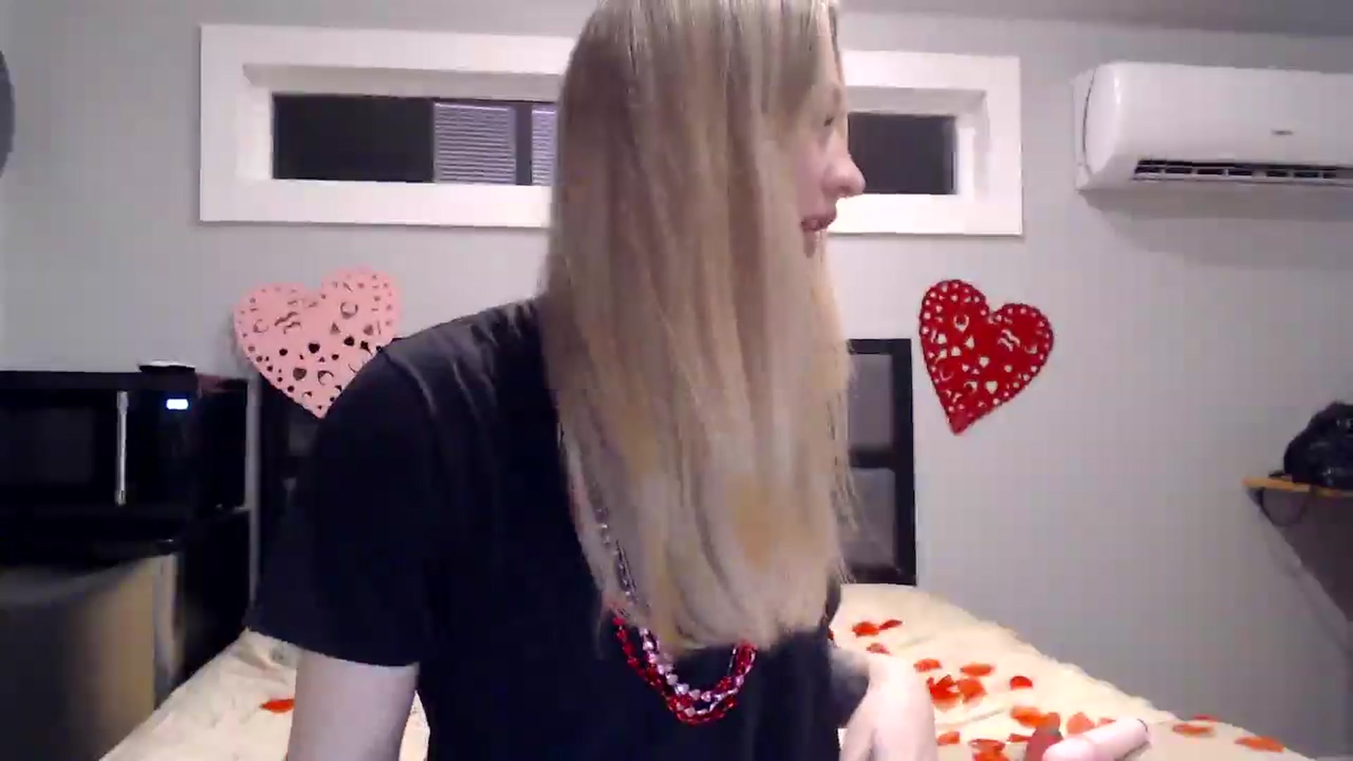 Gallery image thumbnail from AnyaSweets's myfreecams stream on, 02/15/2025, 02:04 image 5 of 20