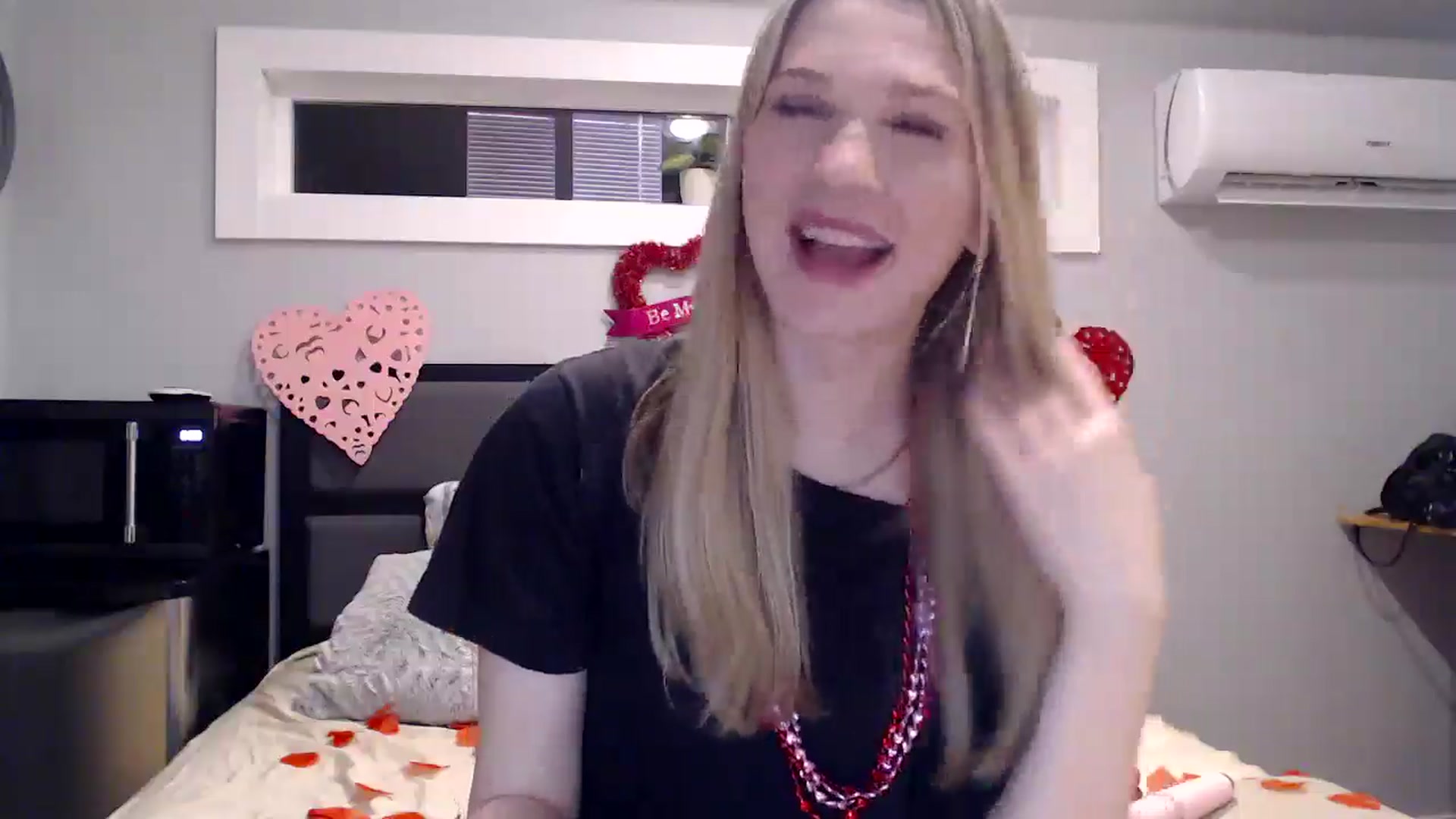 Gallery image thumbnail from AnyaSweets's myfreecams stream on, 02/15/2025, 02:04 image 9 of 20