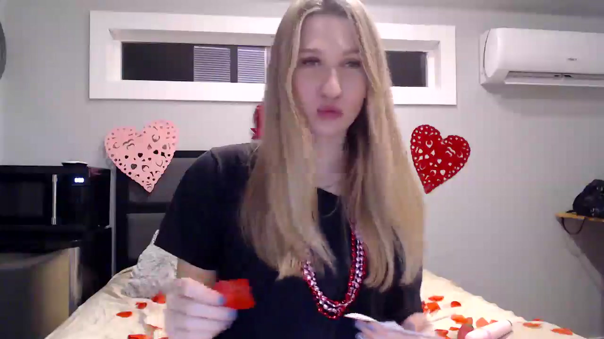 Gallery image thumbnail from AnyaSweets's myfreecams stream on, 02/15/2025, 02:04 image 15 of 20