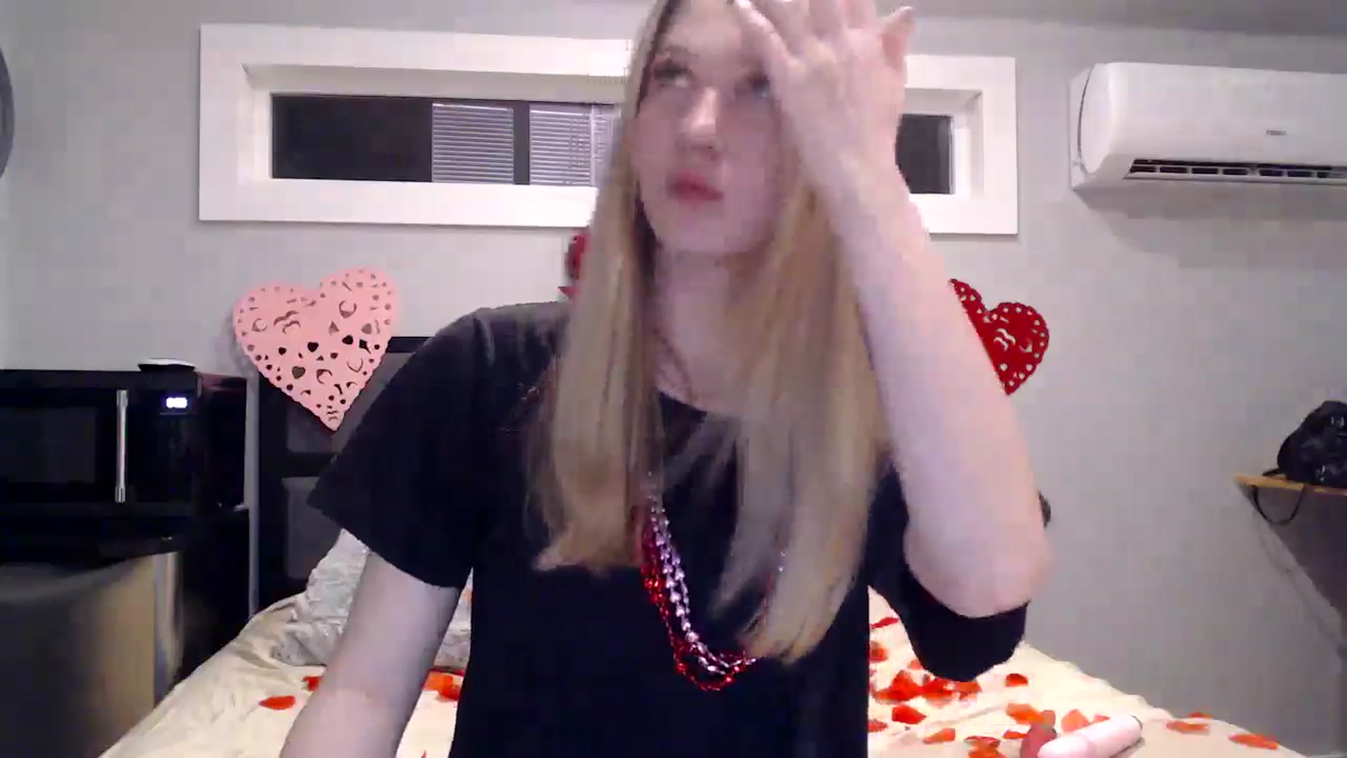 Gallery image thumbnail from AnyaSweets's myfreecams stream on, 02/15/2025, 02:04 image 4 of 20