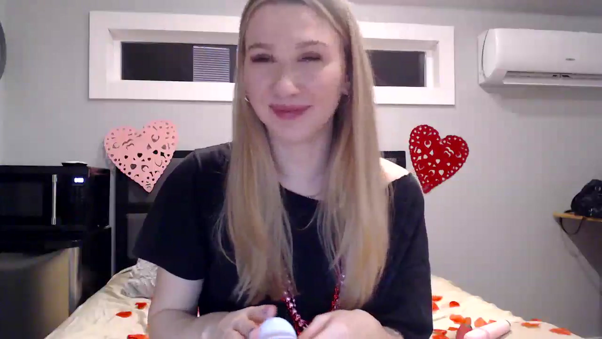 Gallery image thumbnail from AnyaSweets's myfreecams stream on, 02/15/2025, 02:04 image 14 of 20
