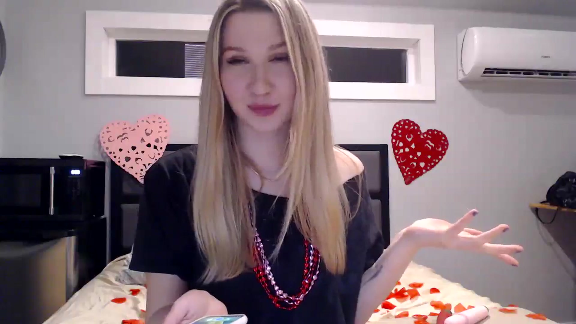Gallery image thumbnail from AnyaSweets's myfreecams stream on, 02/15/2025, 02:04 image 2 of 20